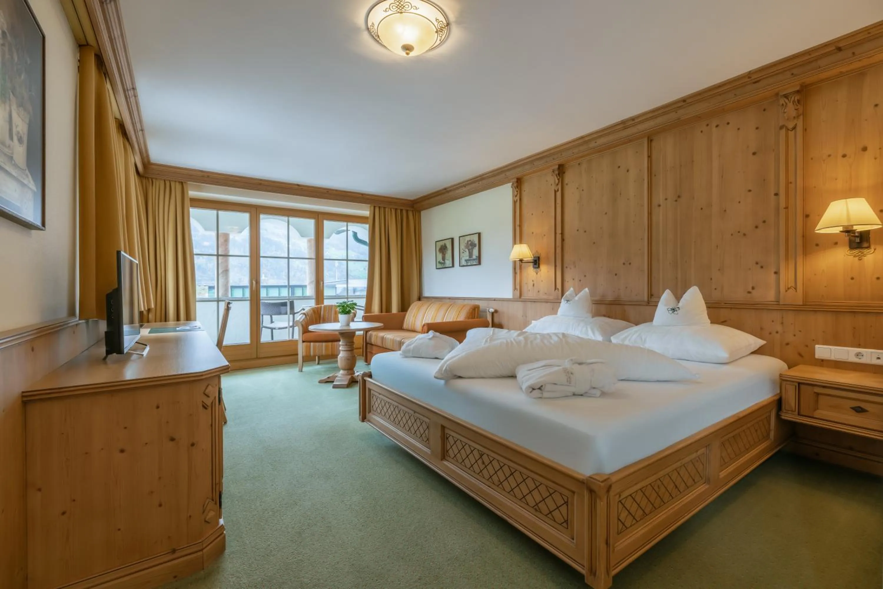 Photo of the whole room, Bed in KERSCHDORFER - wohlfühlhotel garni - adults only
