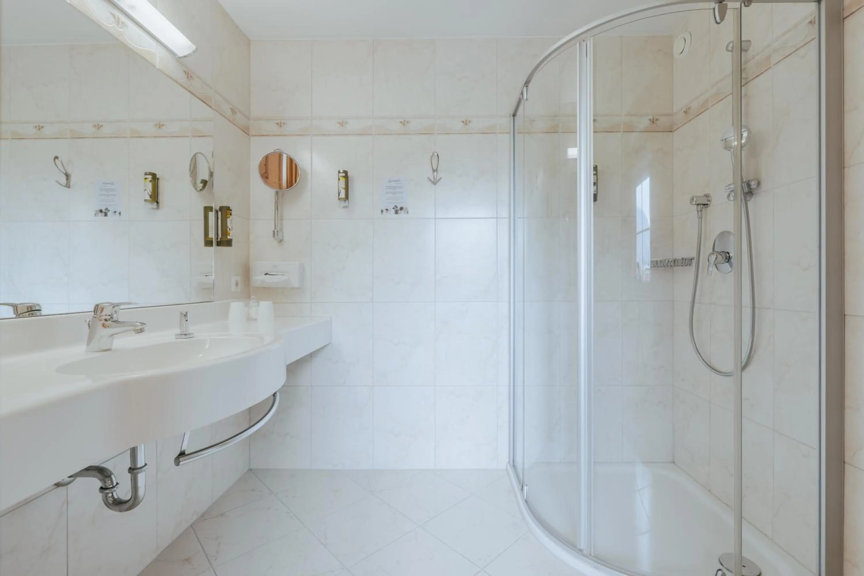 Shower in KERSCHDORFER - wohlfühlhotel garni - adults only