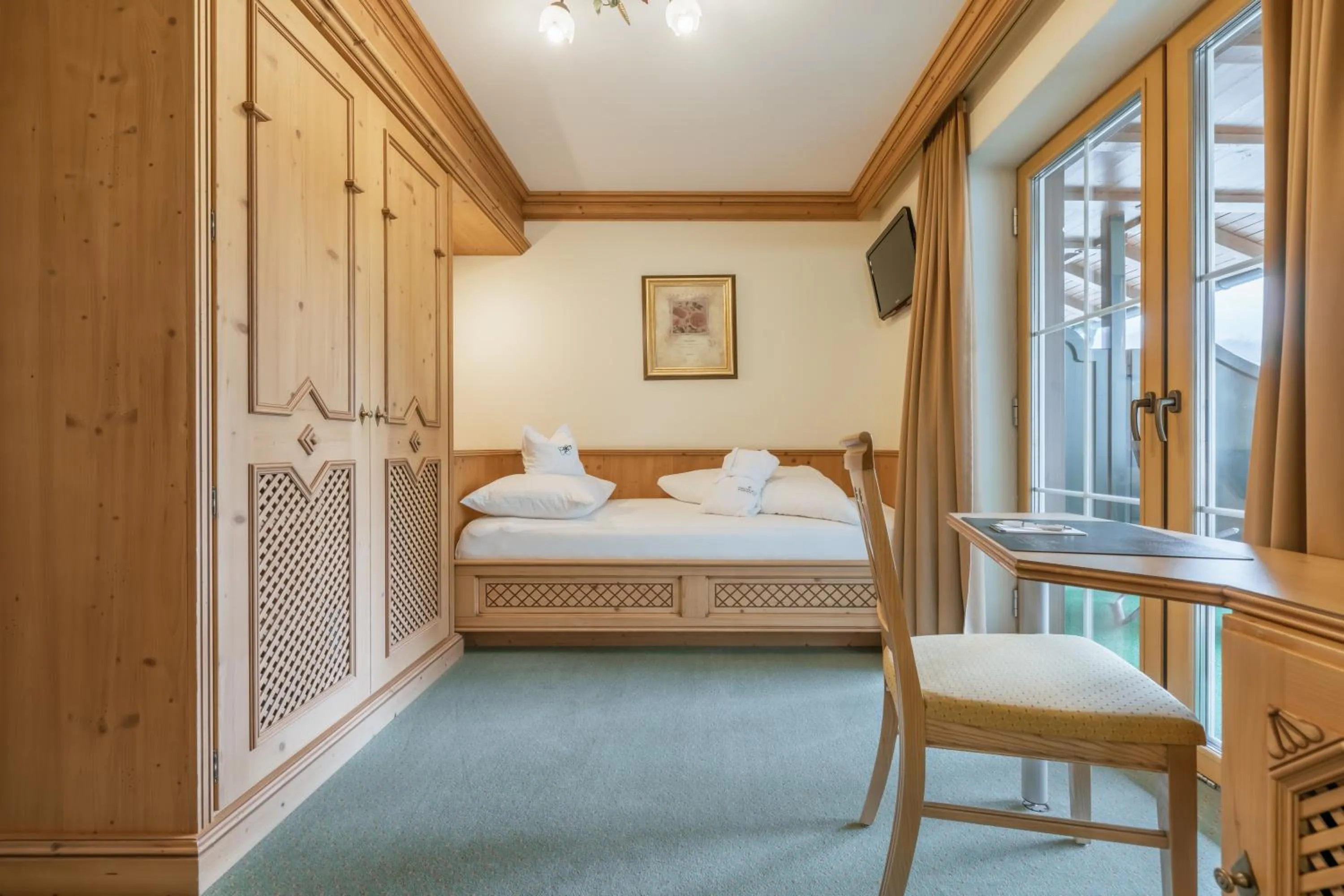 Photo of the whole room, Bed in KERSCHDORFER - wohlfühlhotel garni - adults only