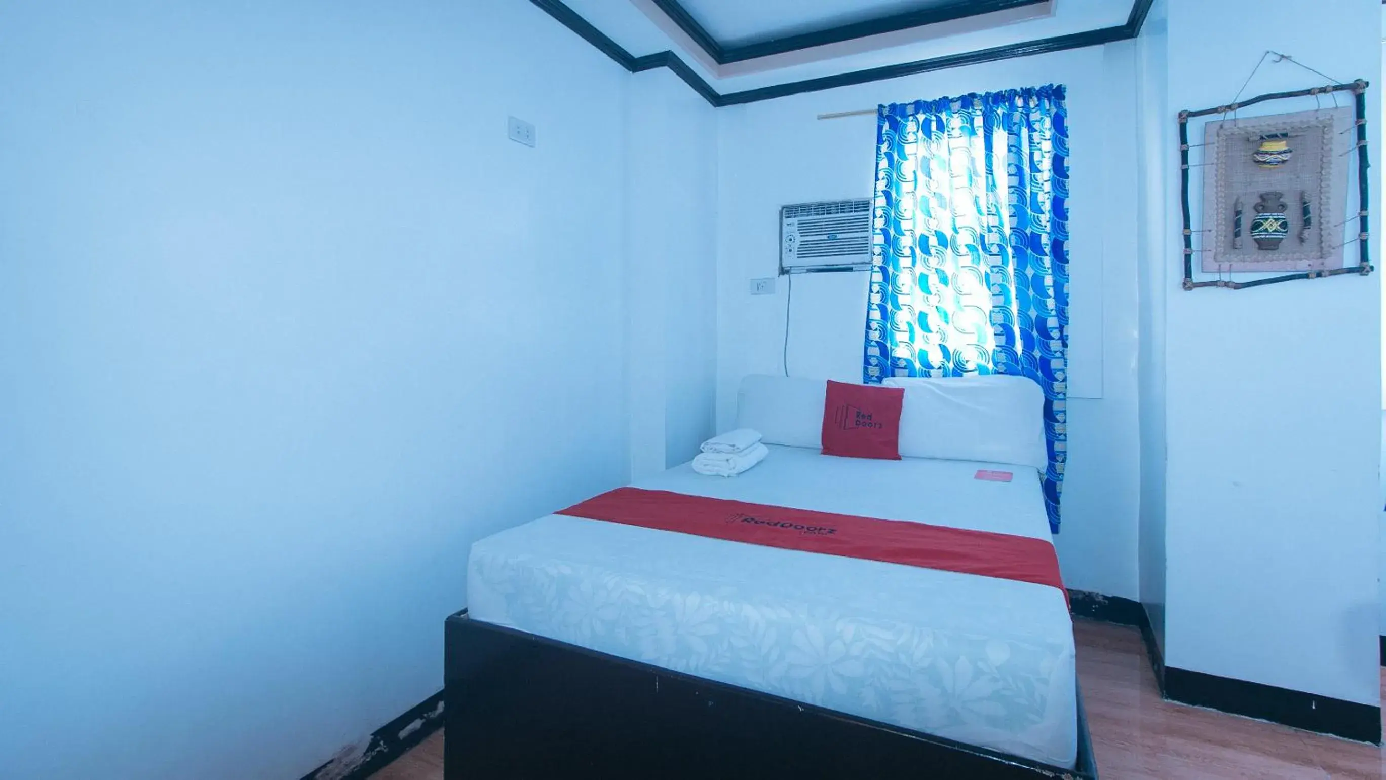 Bed in RedDoorz at Minas Place 1 Tacloban Bed in RedDoorz at Minas Place 1 Tacloban
