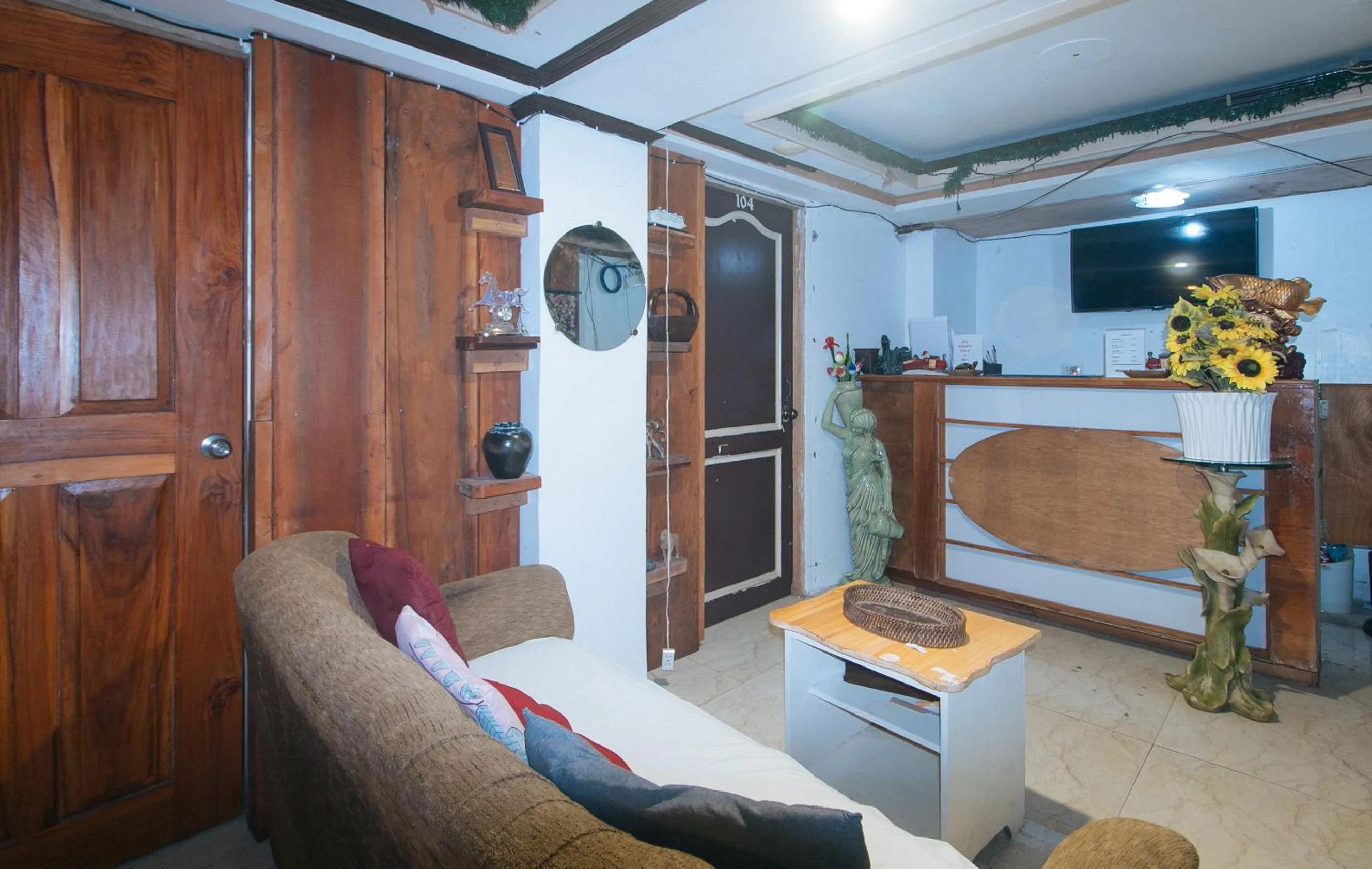 TV and multimedia in RedDoorz at Minas Place 1 Tacloban