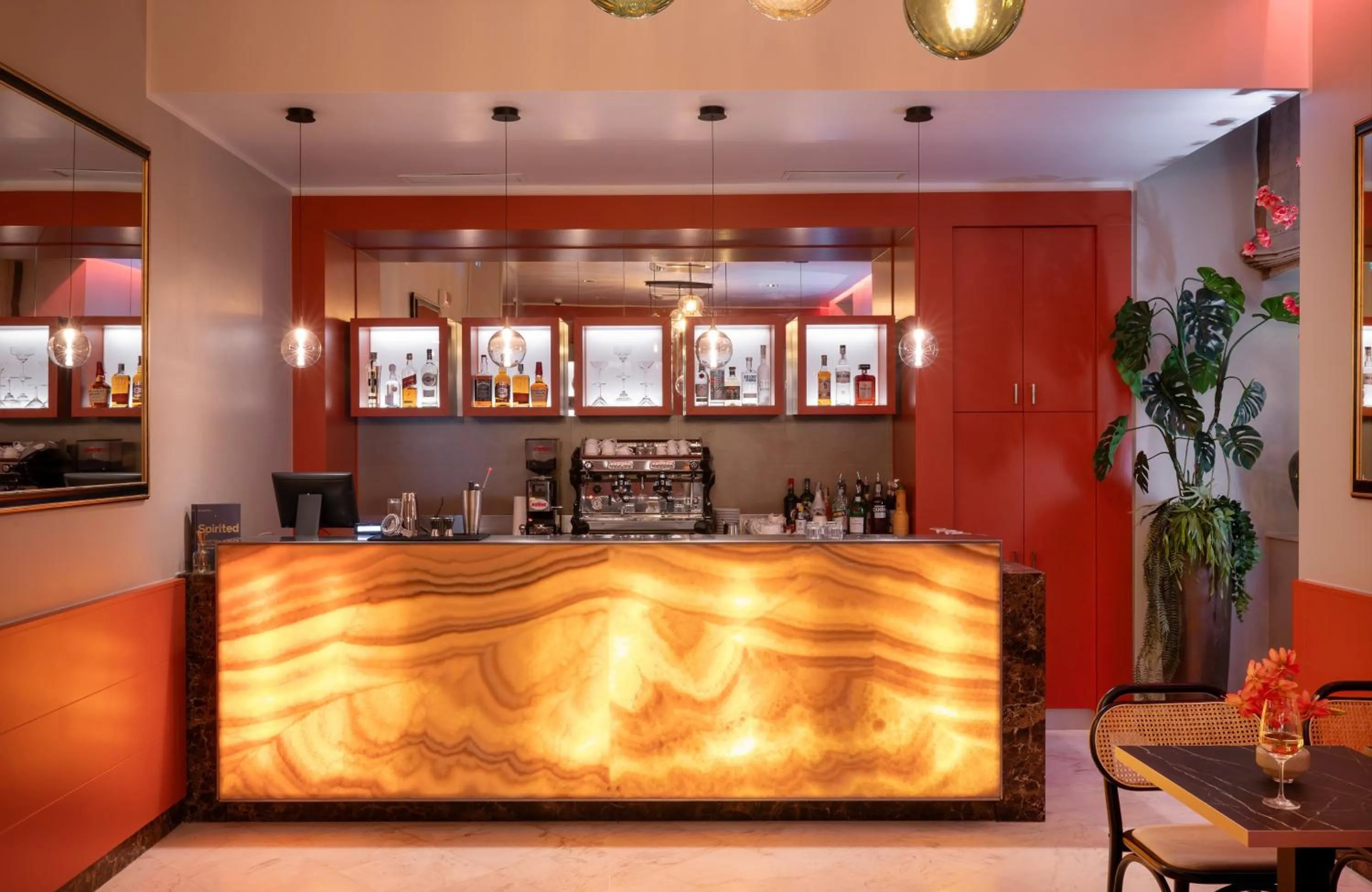 Lounge or bar in Leonardo Boutique Hotel Rome Monti