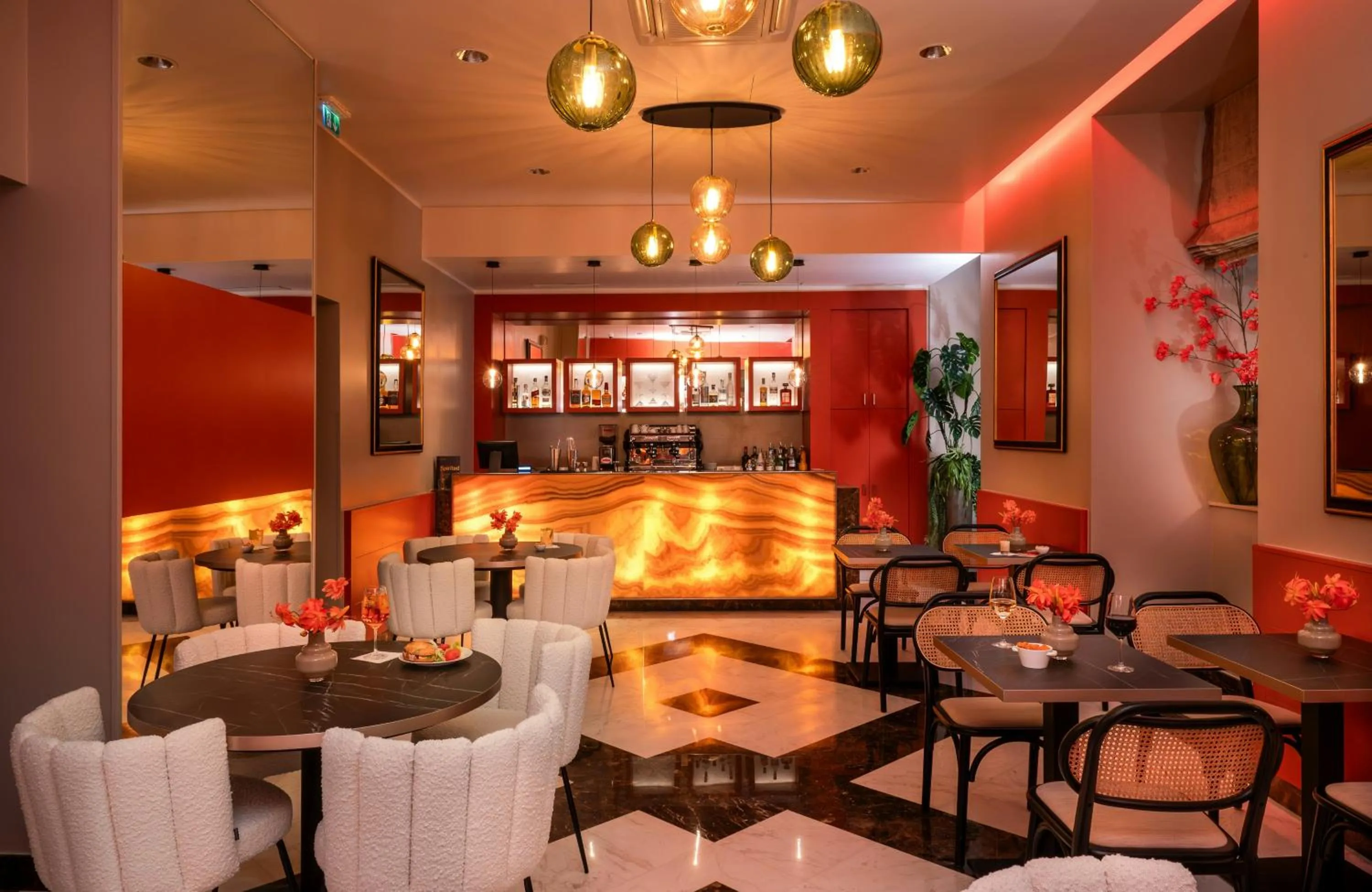 Lounge or bar in Leonardo Boutique Hotel Rome Monti