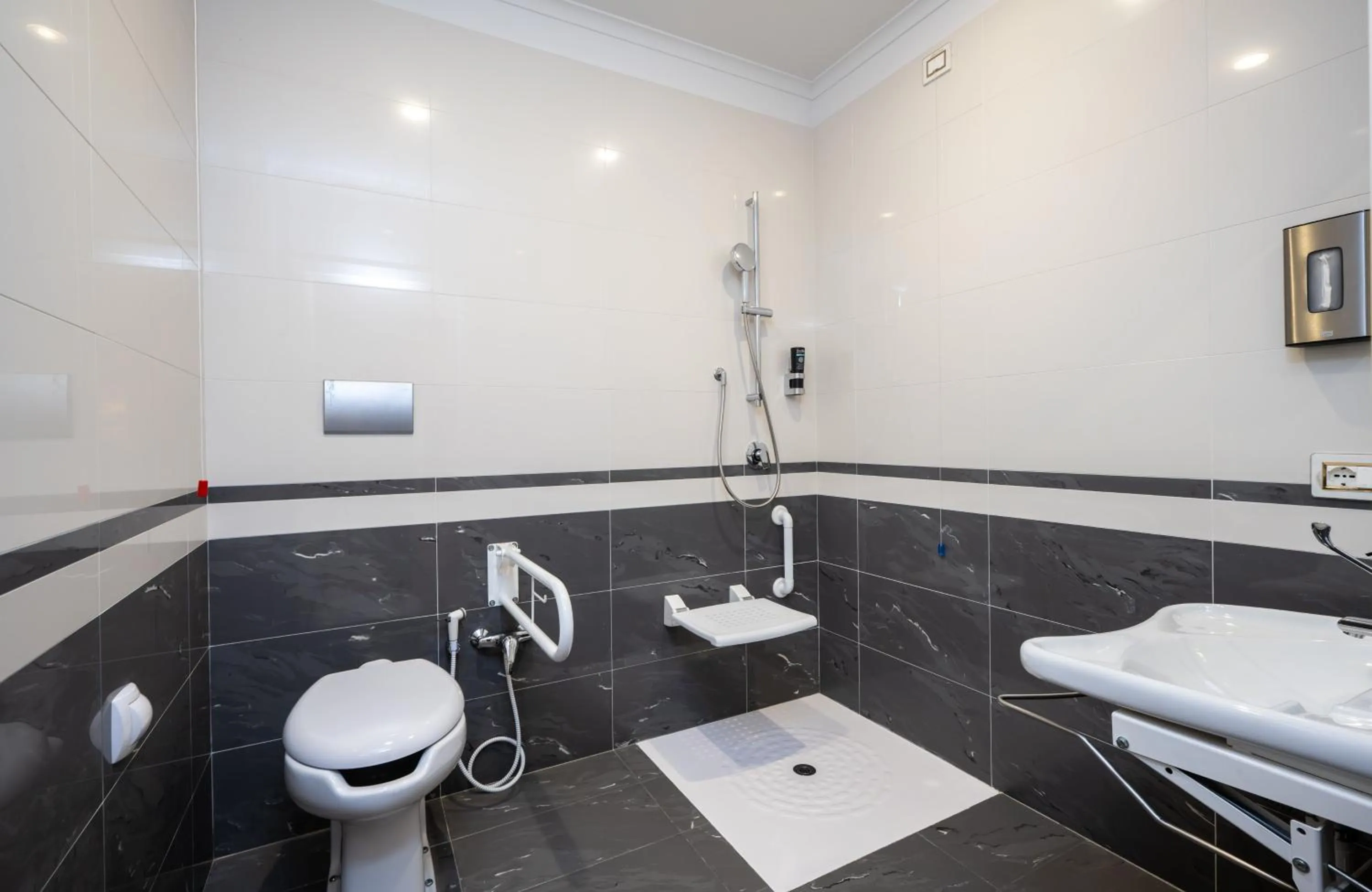 Bathroom in Leonardo Boutique Hotel Rome Monti