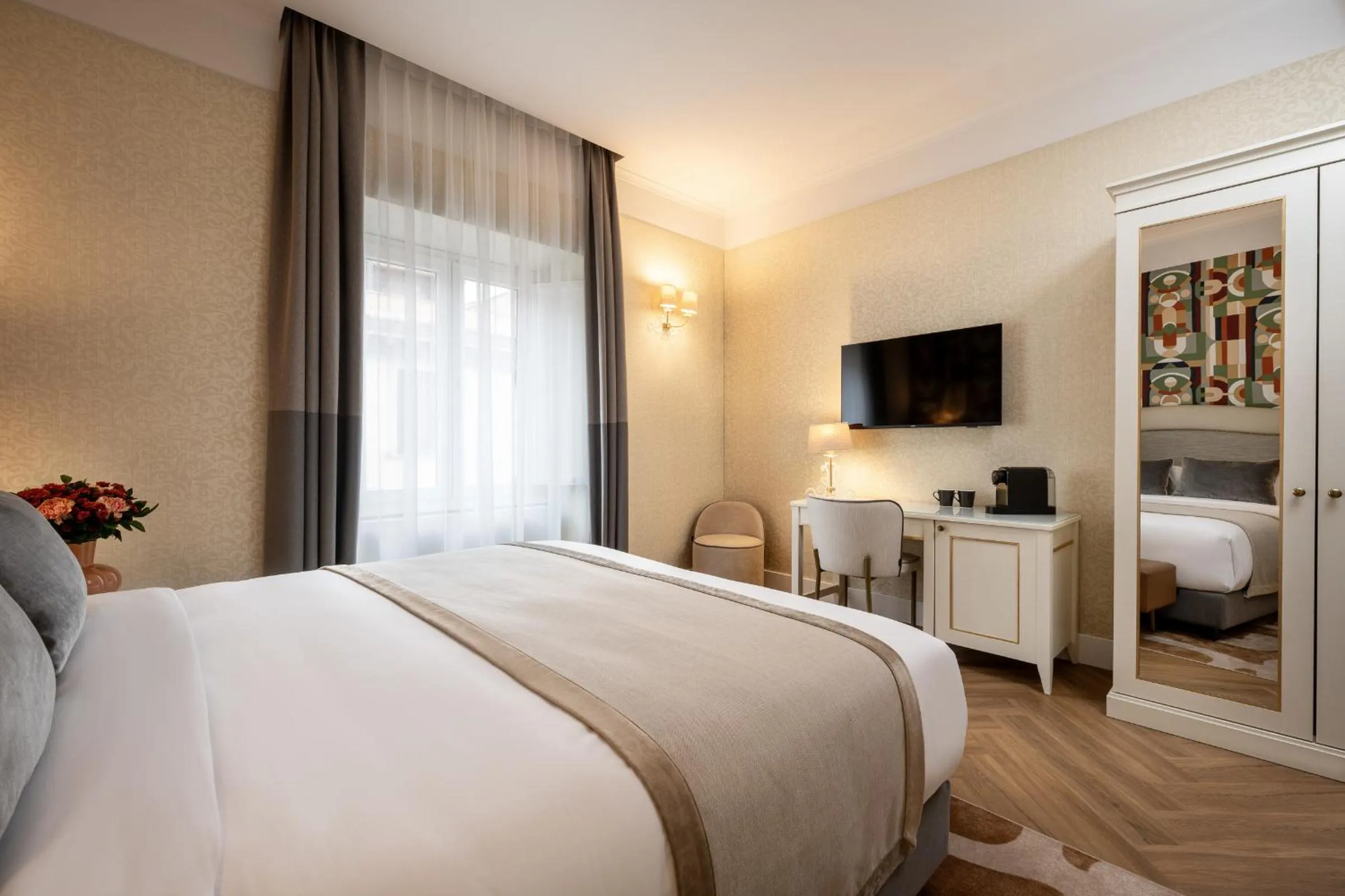 Bed in Leonardo Boutique Hotel Rome Monti