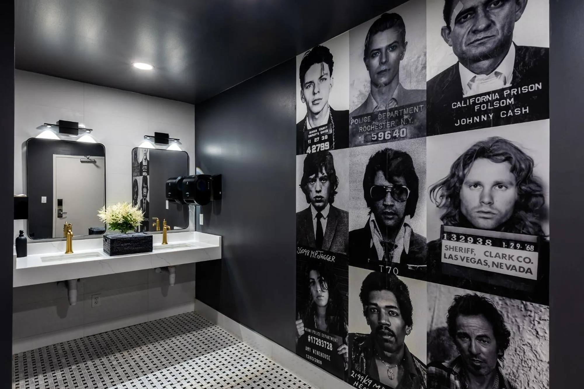 Bathroom in The Georgetown Inn