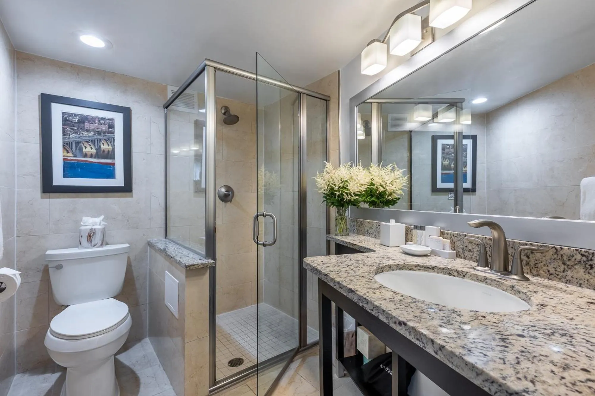 Shower in The Georgetown Inn