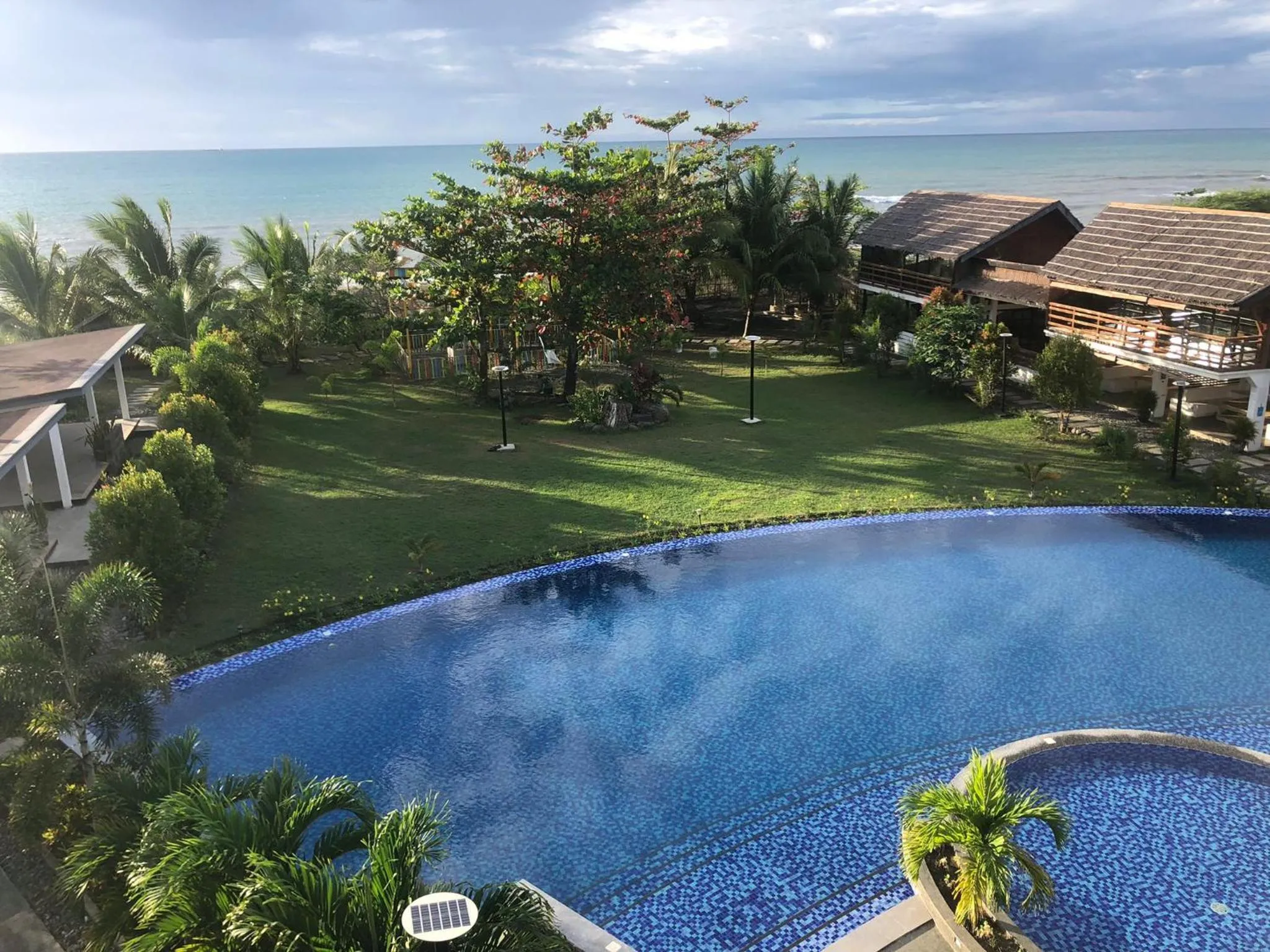 Vistapaloma beach resort