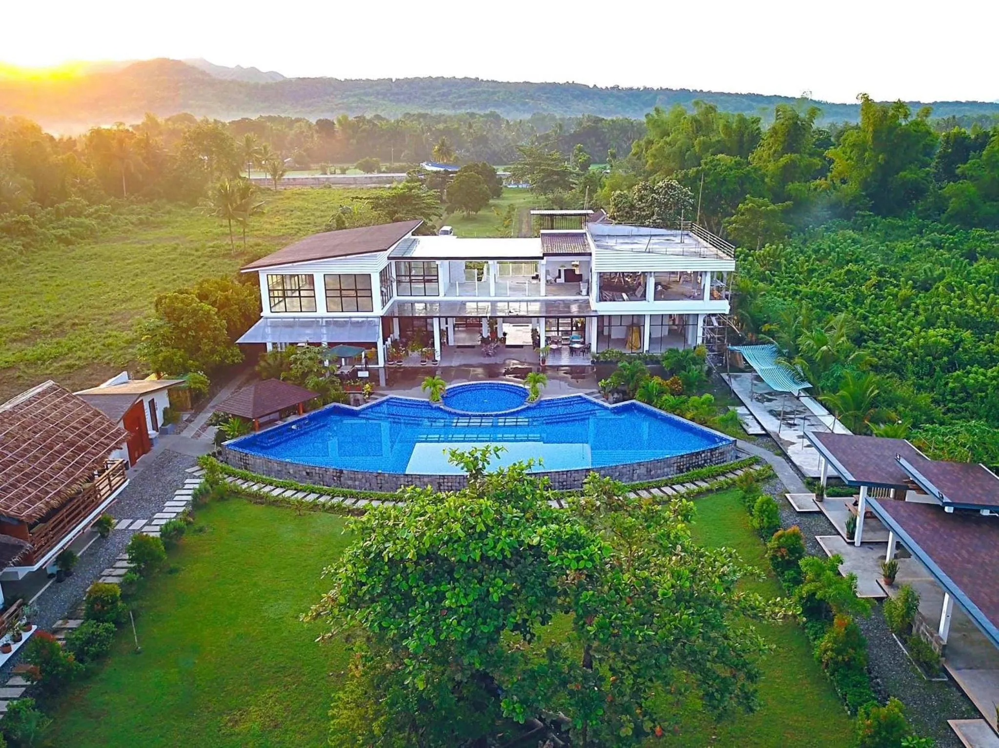 Garden in Vistapaloma beach resort