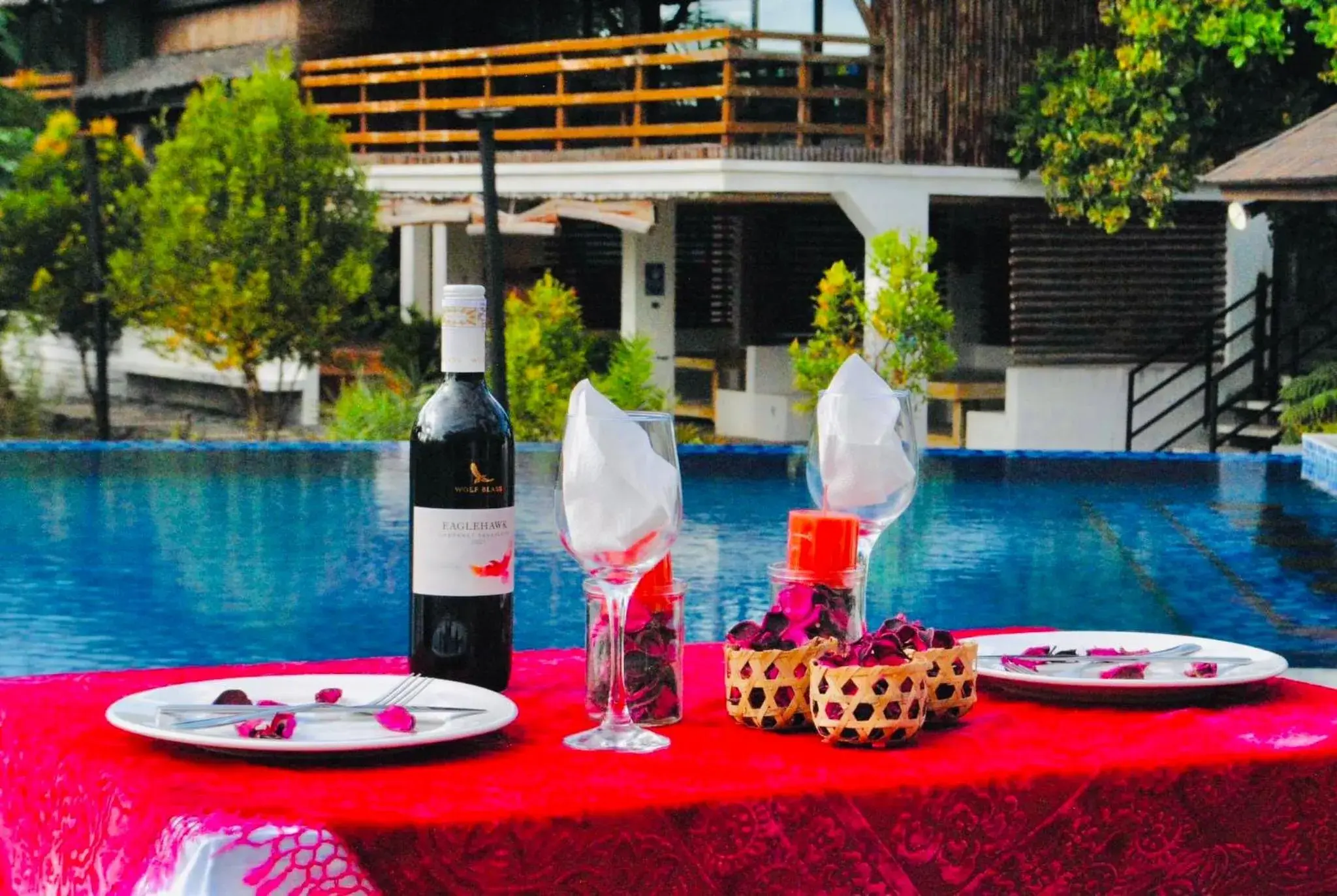 Restaurant/places to eat in Vistapaloma beach resort Restaurant/places to eat in Vistapaloma beach resort