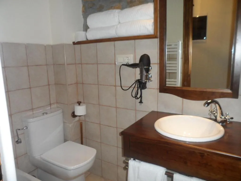 Bathroom in Apartamentos Legado de Santillana
