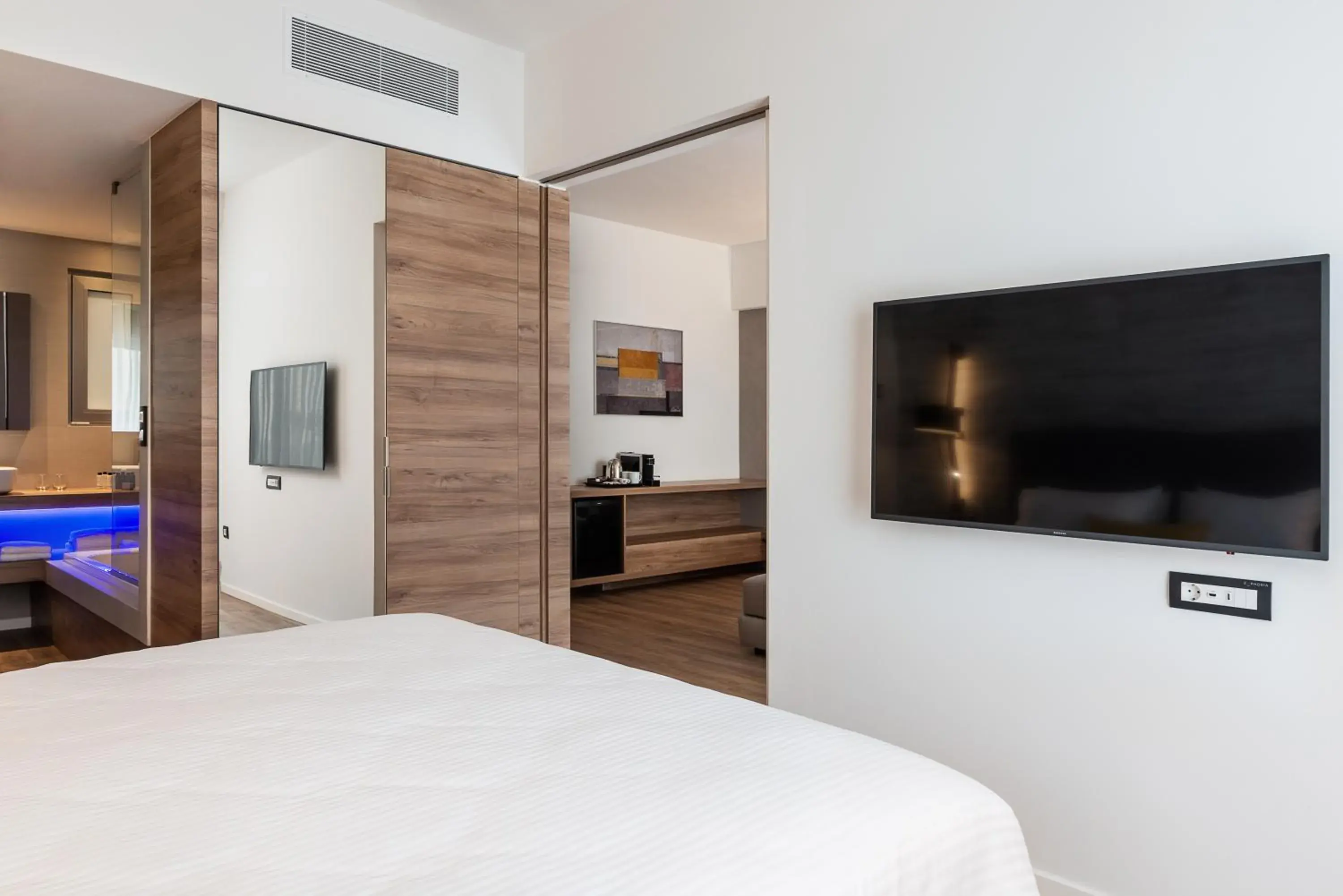 Bed in Euphoria Resort - All Inclusive Bed in Euphoria Resort - All Inclusive