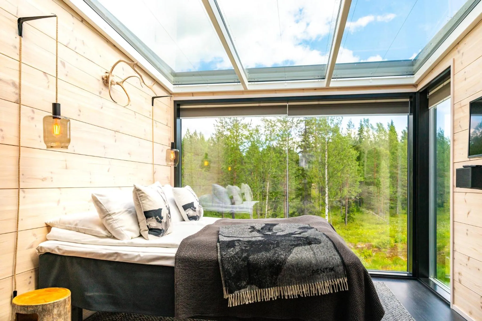 Bed in Kuuru Tunturilaakso by Kide Hotel