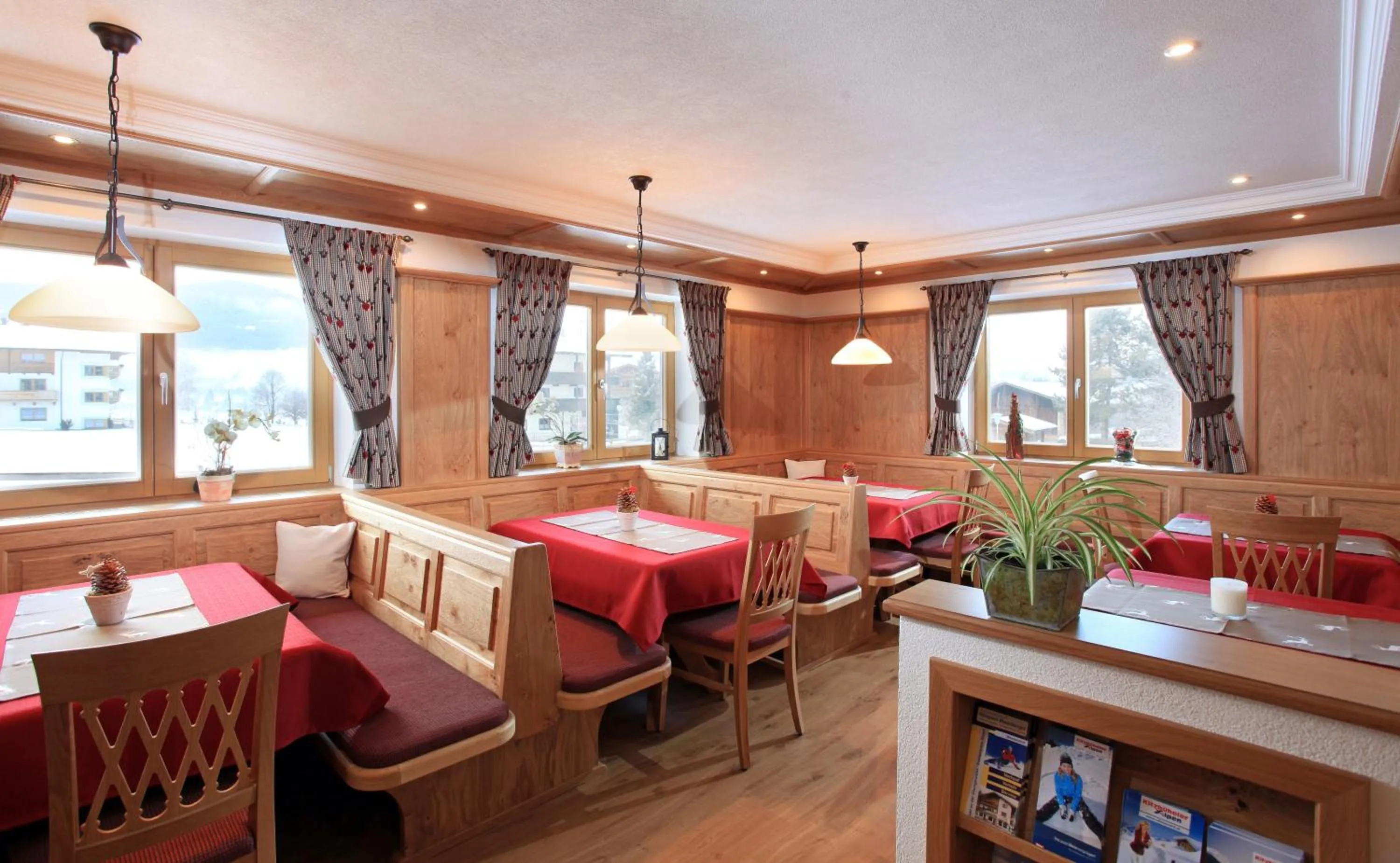 Communal lounge/ TV room in Frühstückspension Samerhof