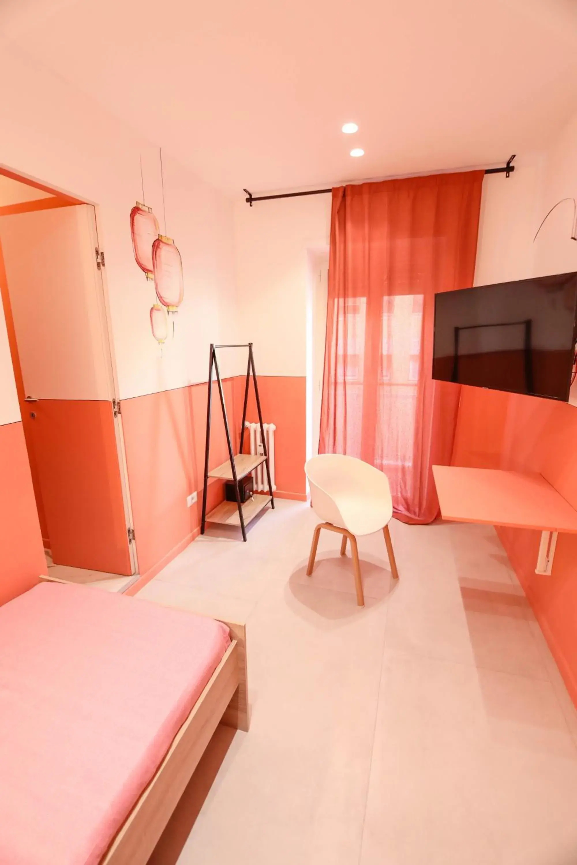 Photo of the whole room, Bed in O.Effe. Suites / Vatican Photo of the whole room, Bed in O.Effe. Suites / Vatican