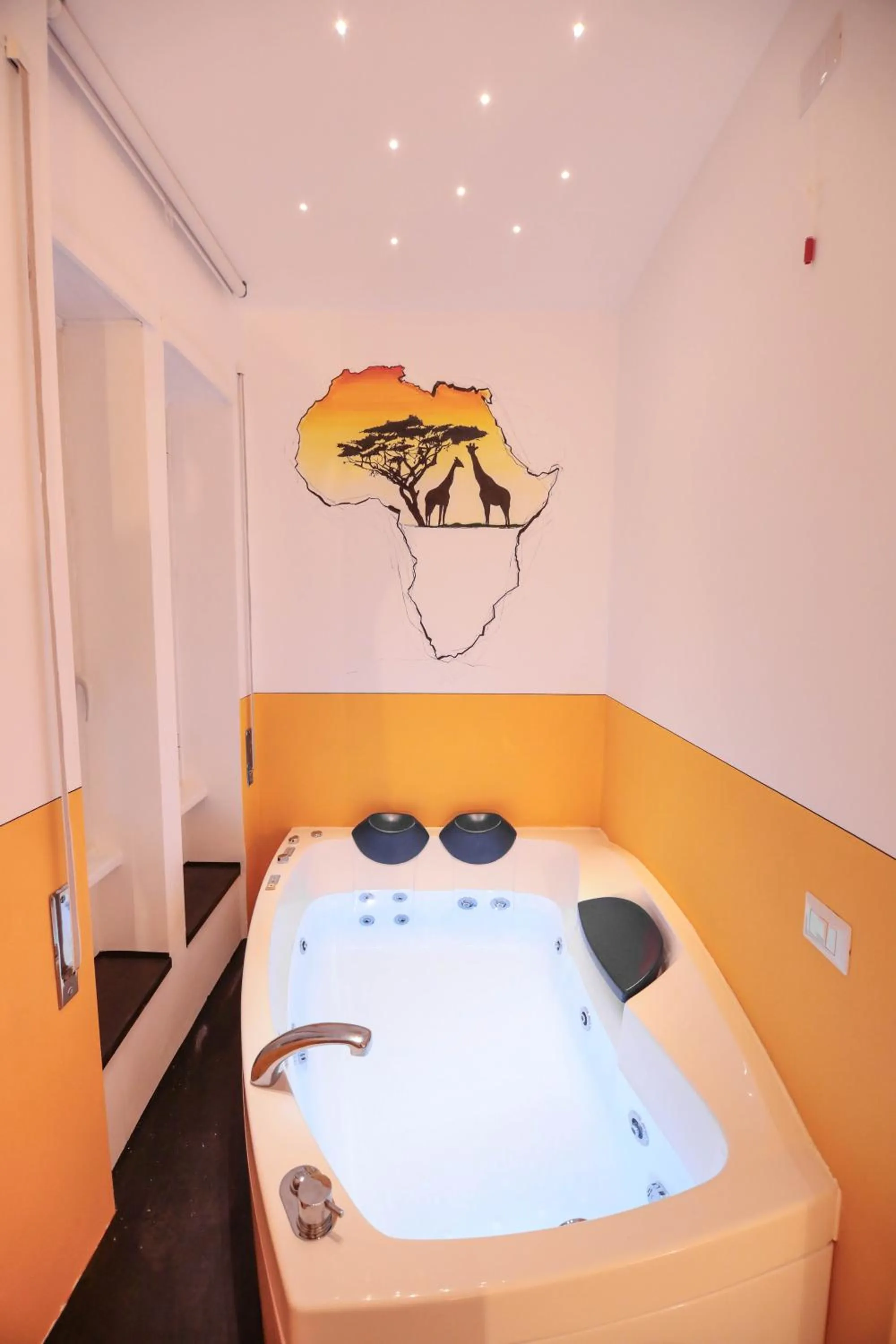 Hot Tub in O.Effe. Suites / Vatican