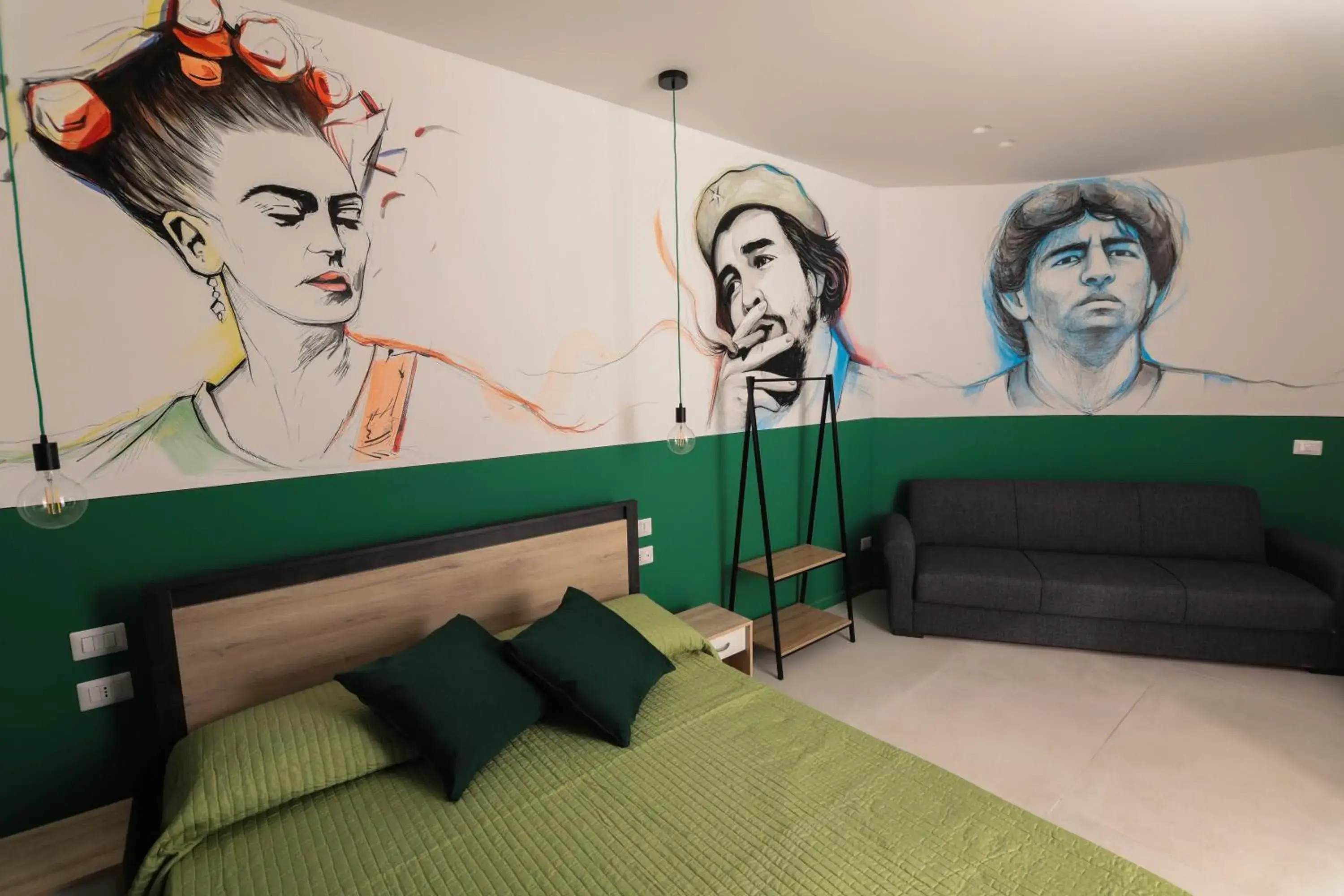 Decorative detail, Bed in O.Effe. Suites / Vatican Decorative detail, Bed in O.Effe. Suites / Vatican