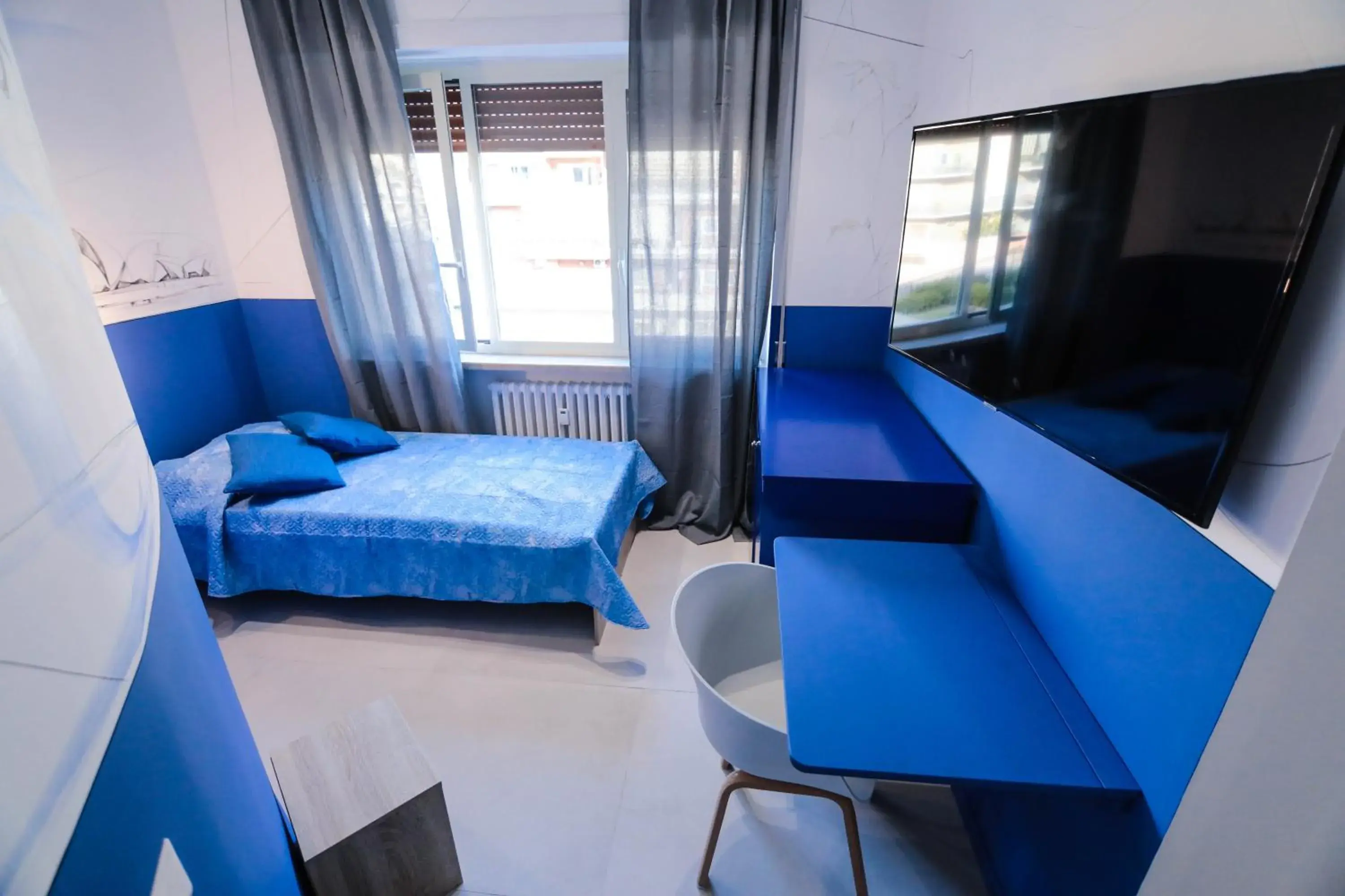 TV and multimedia, Bed in O.Effe. Suites / Vatican TV and multimedia, Bed in O.Effe. Suites / Vatican