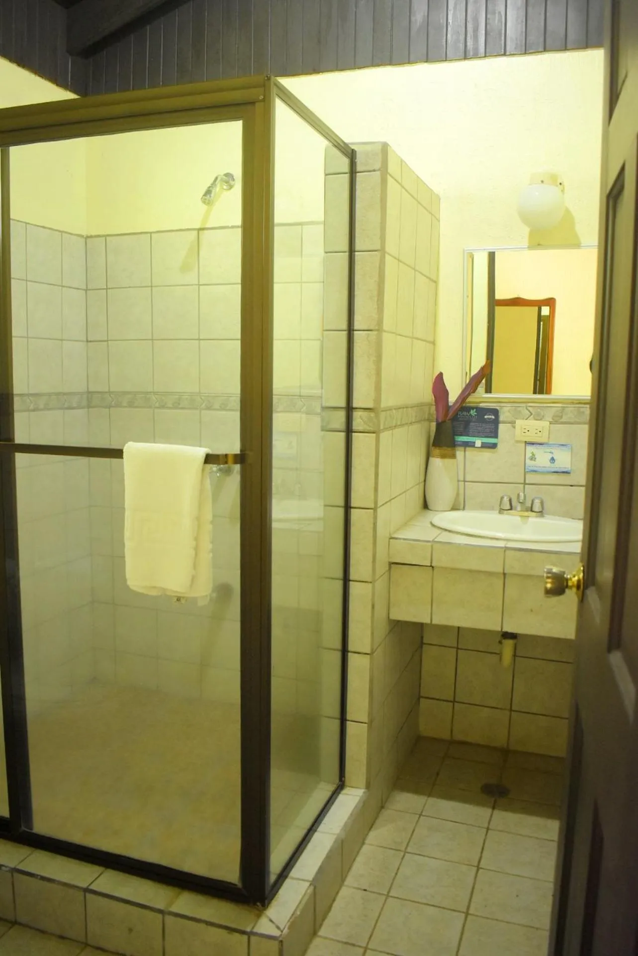 Bathroom in Cañon de la Vieja Lodge
