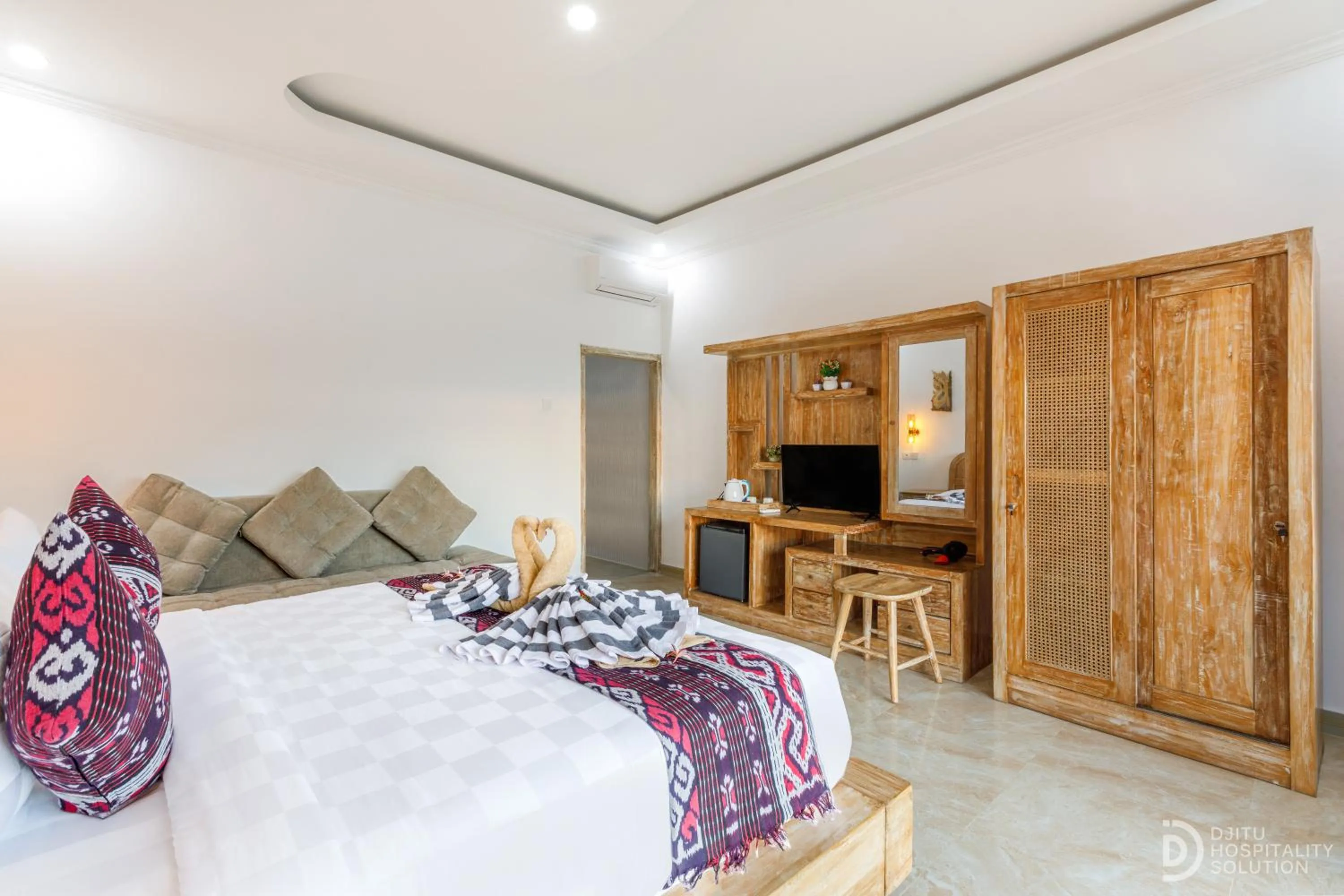 TV and multimedia, Bed in Kaylas Hill Resort