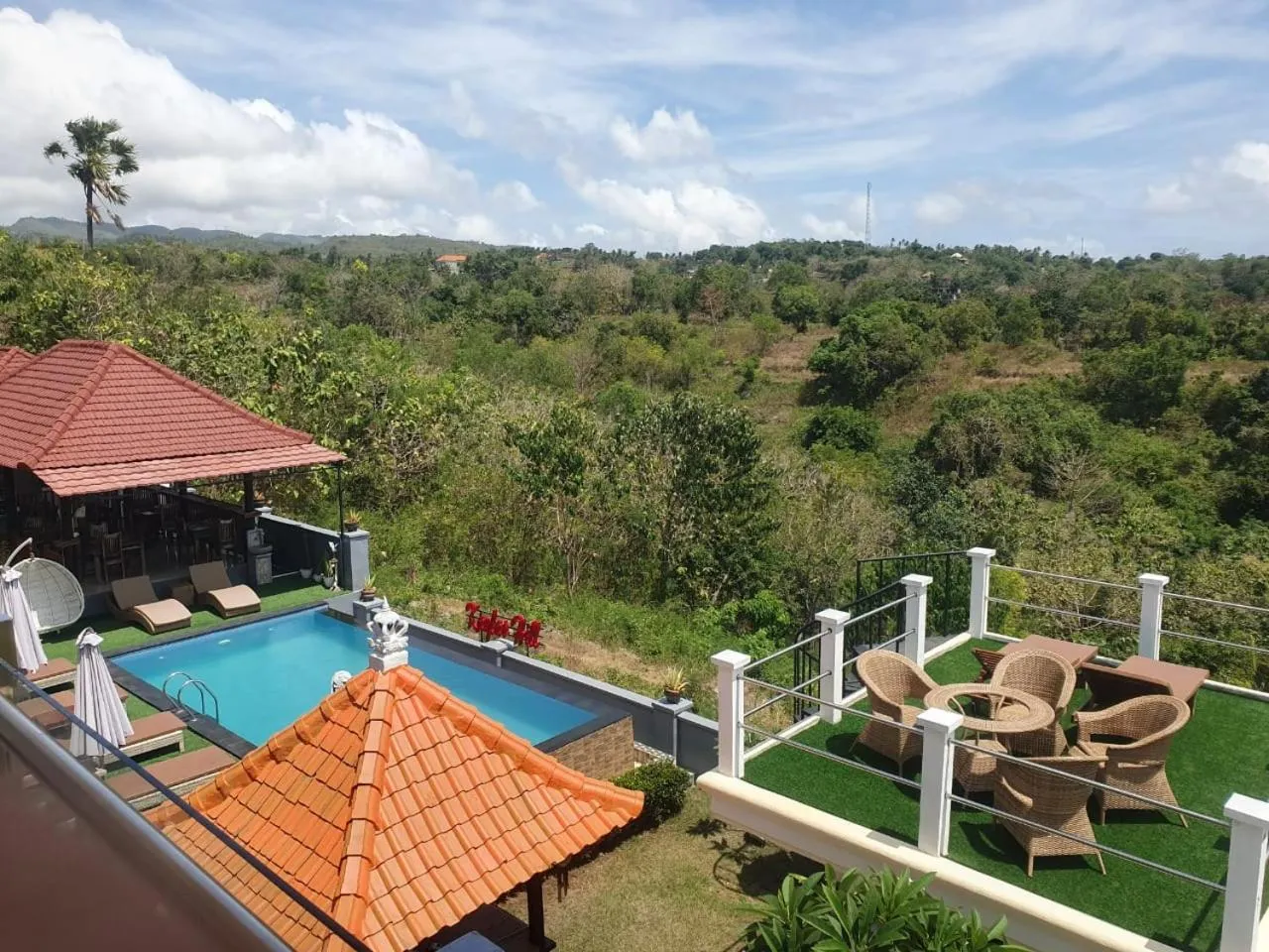 Swimming pool in Kaylas Hill Resort