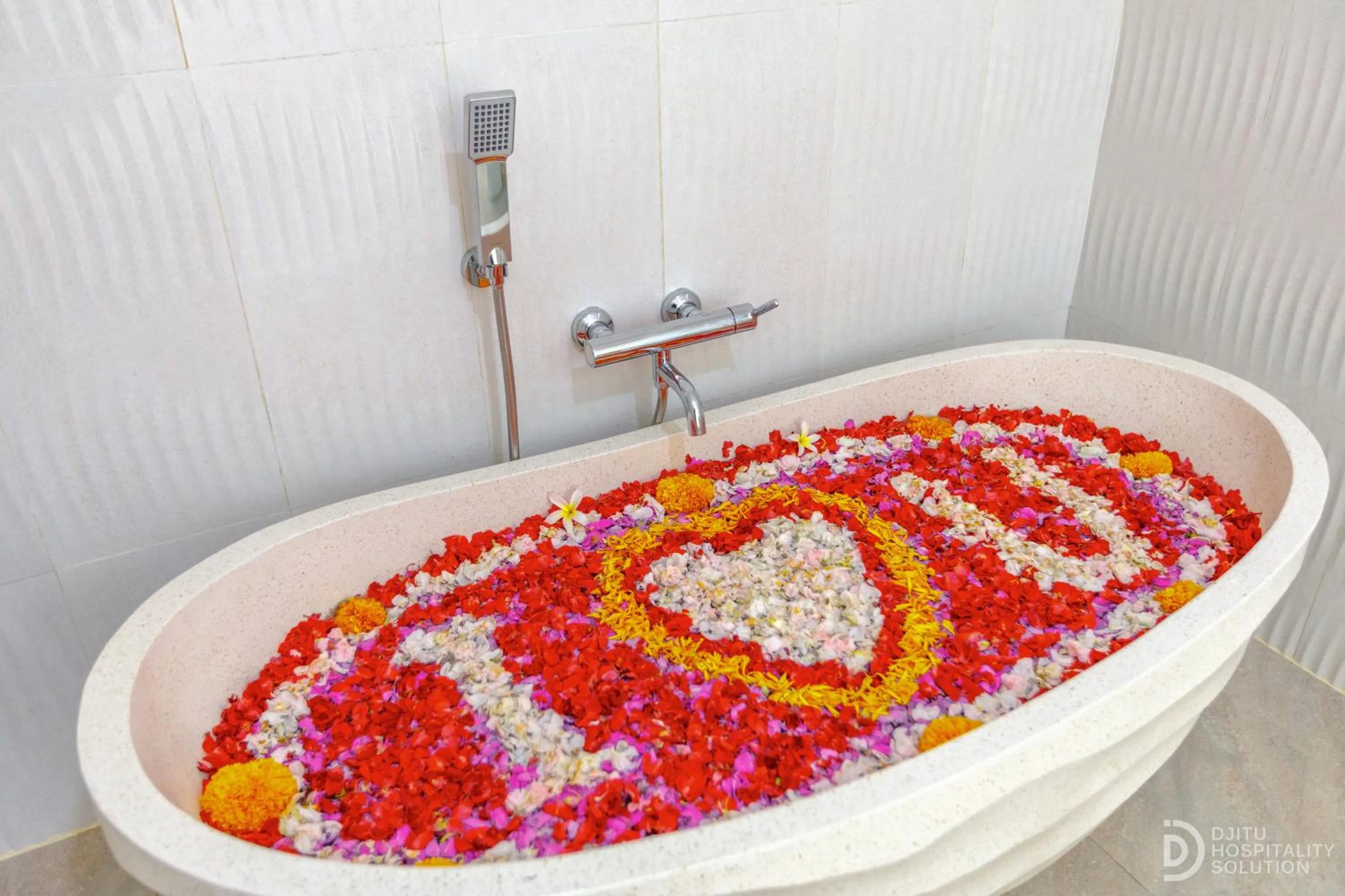 Decorative detail in Kaylas Hill Resort