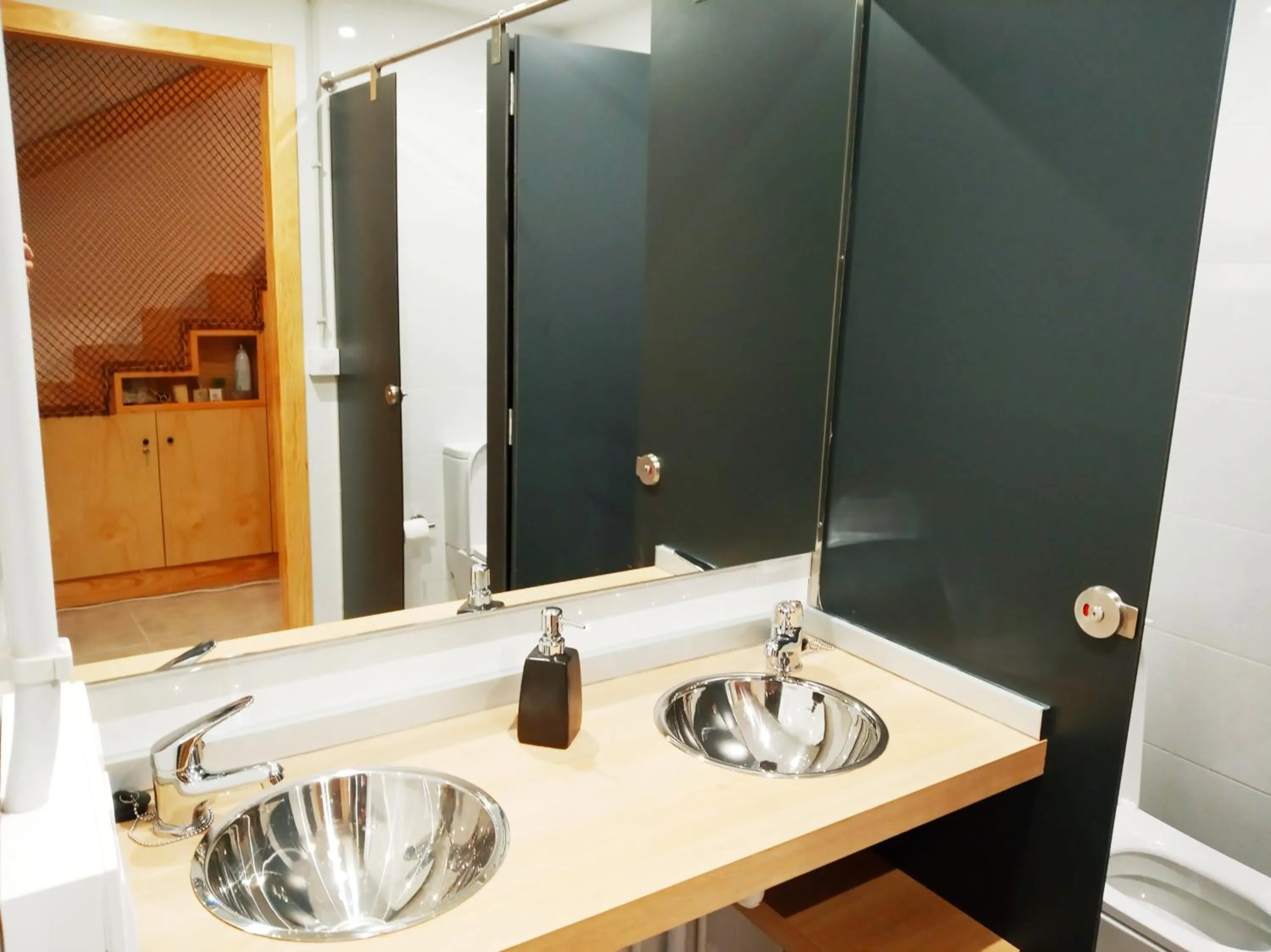 Bathroom in Albergue O Peirao