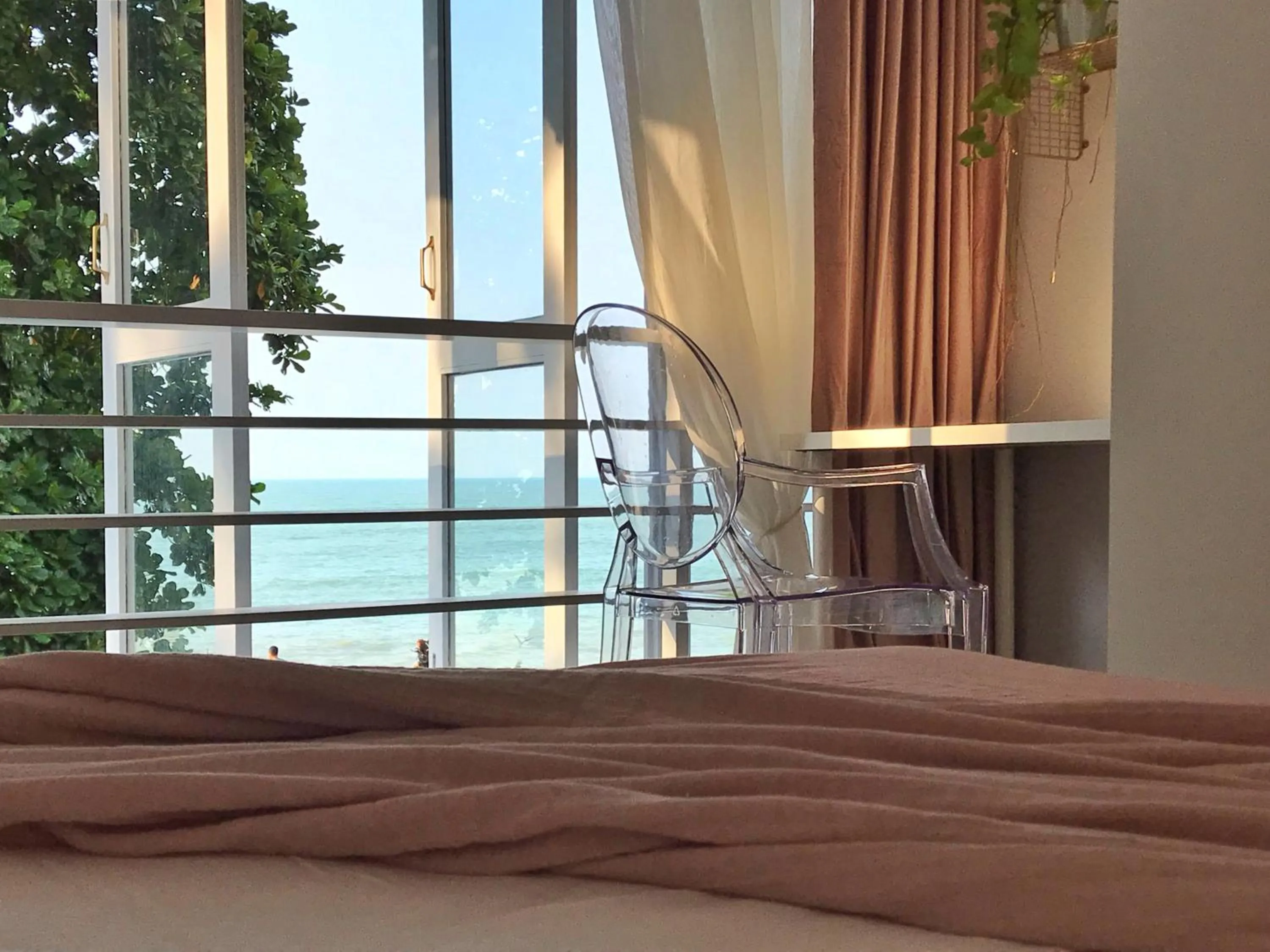 Bed in Smell rose beach garden花语海沙滩花园