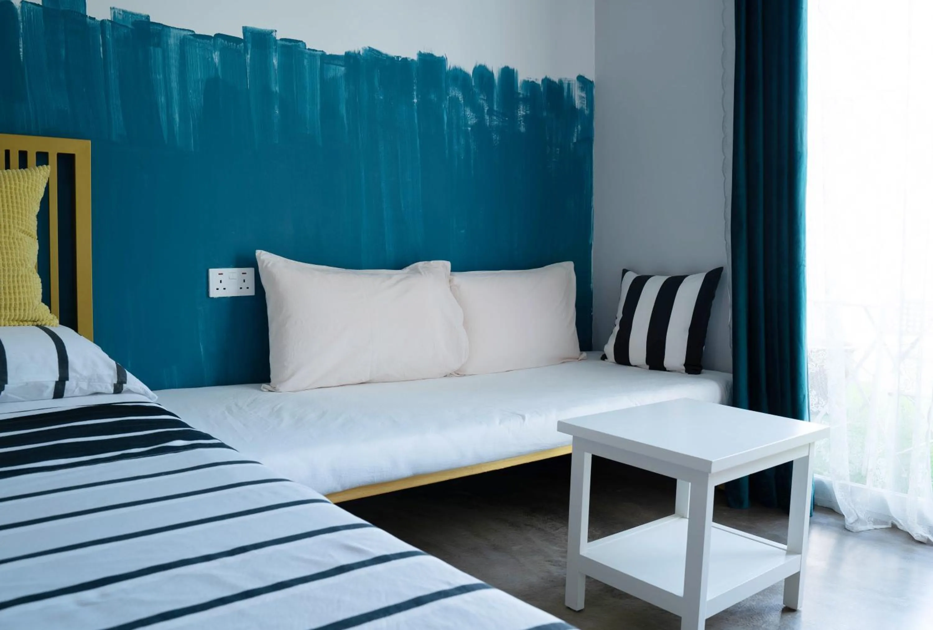 Bed in Smell rose beach garden花语海沙滩花园