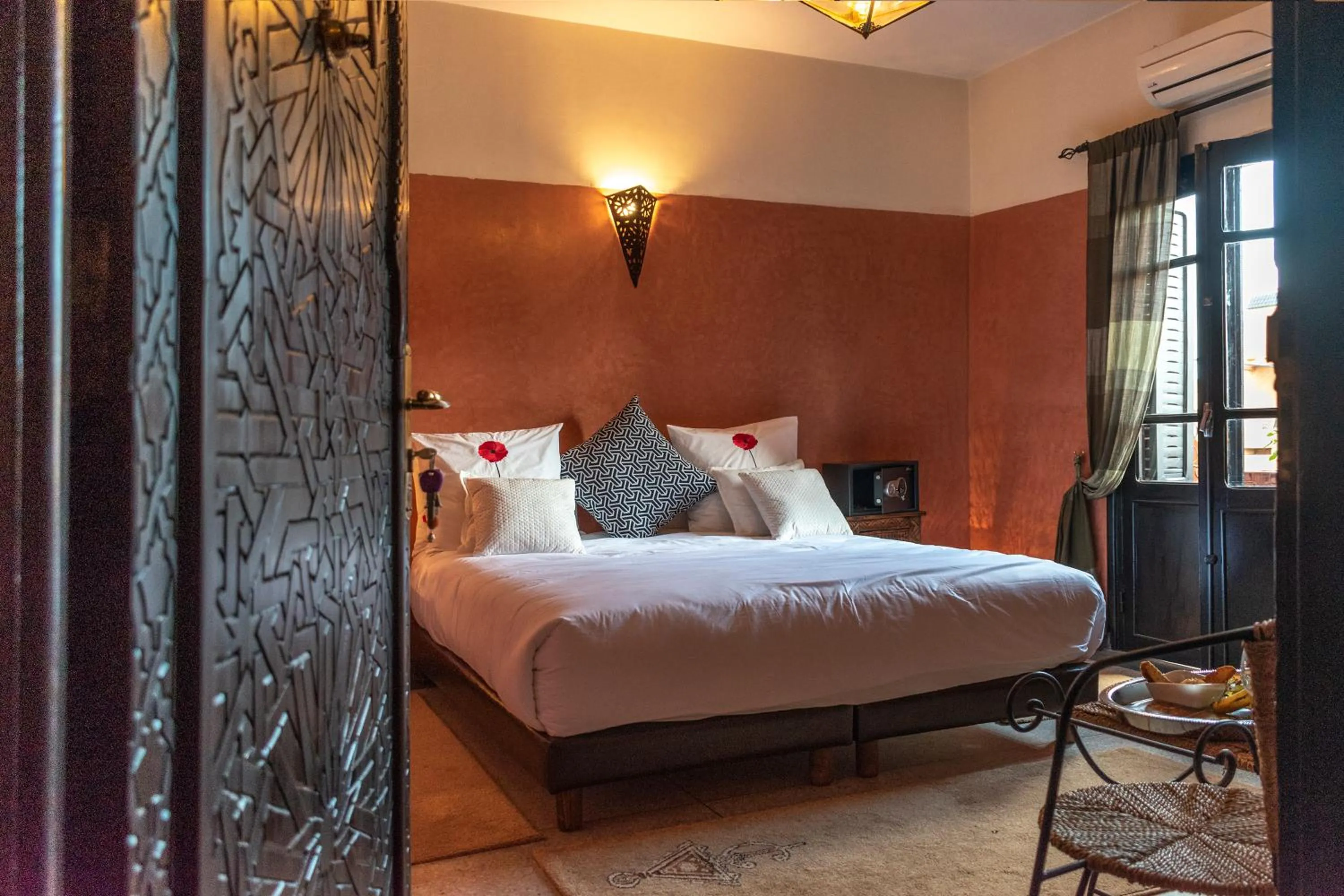 Bed in Villa Soraya Hammam & Jacuzzi