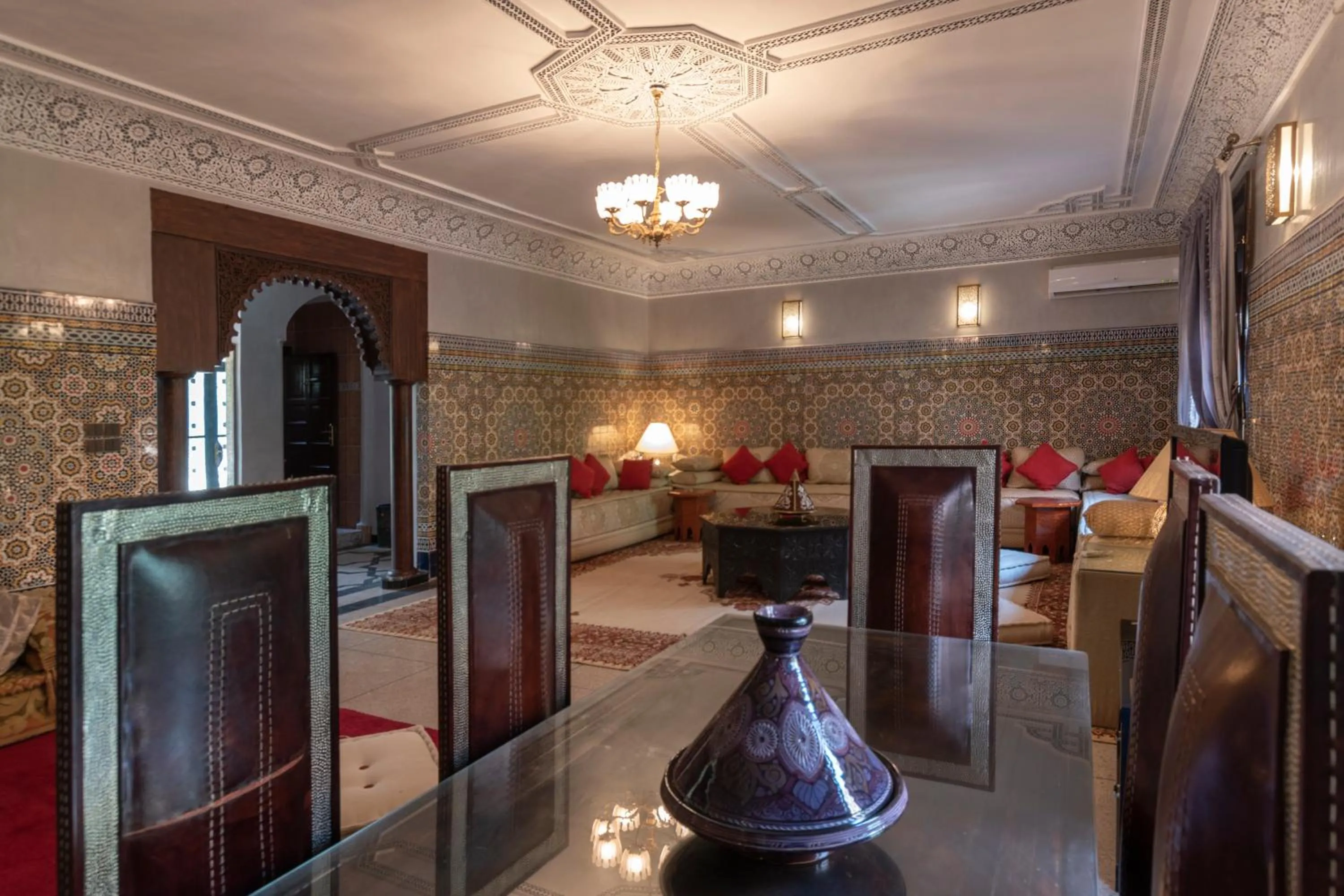 Restaurant/places to eat, Bed in Villa Soraya Hammam & Jacuzzi