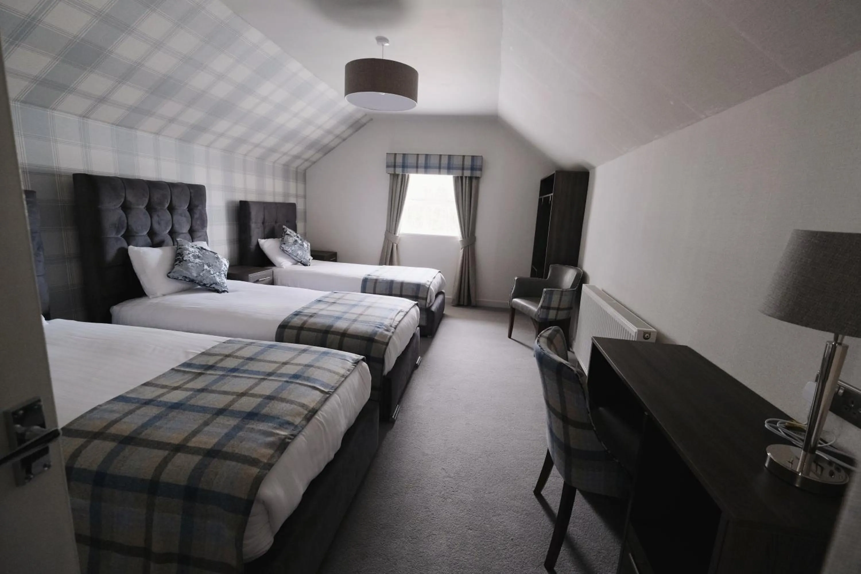 Bedroom, Bed in Fife Lodge Hotel