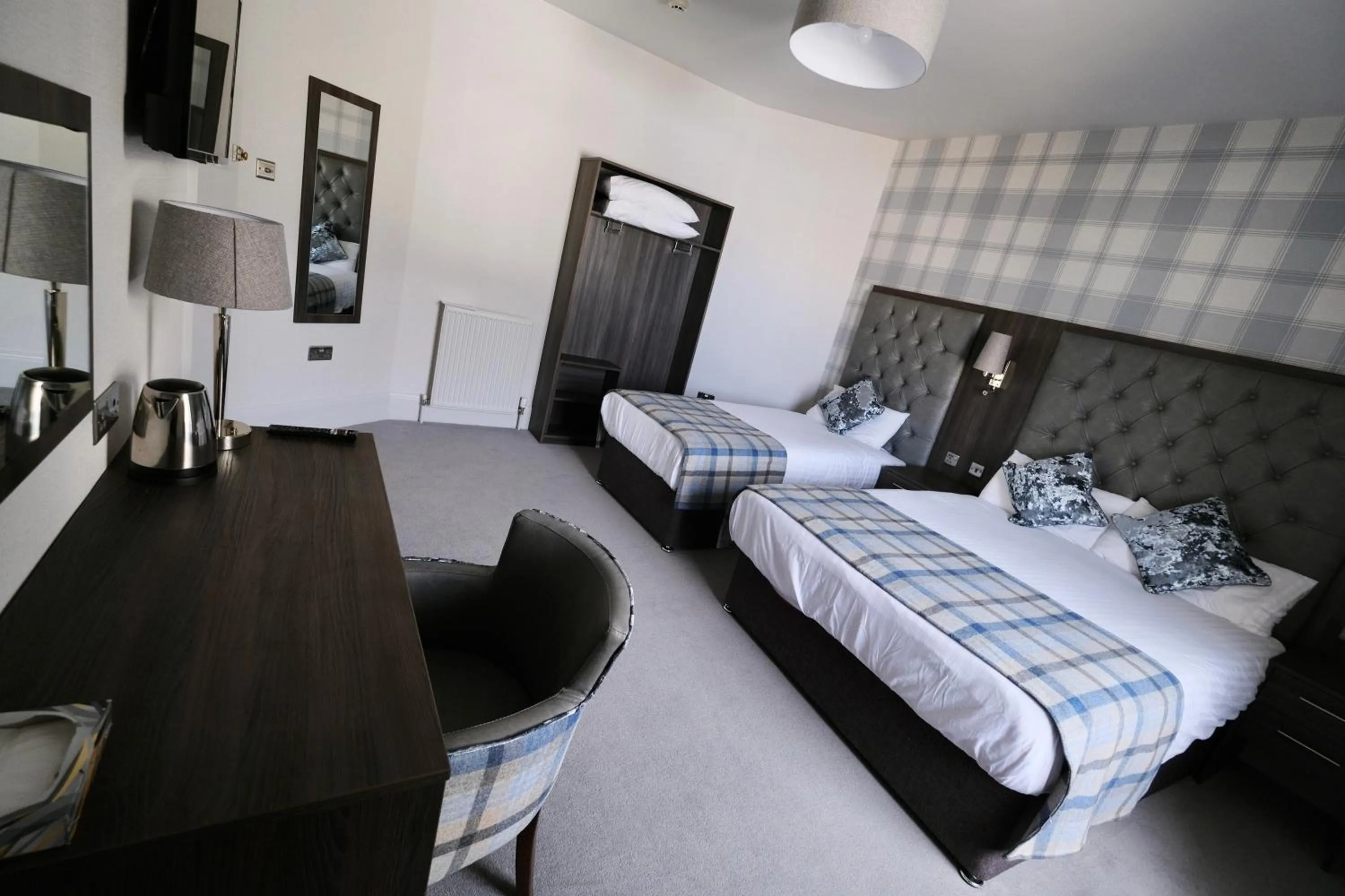 Photo of the whole room, Bed in Fife Lodge Hotel