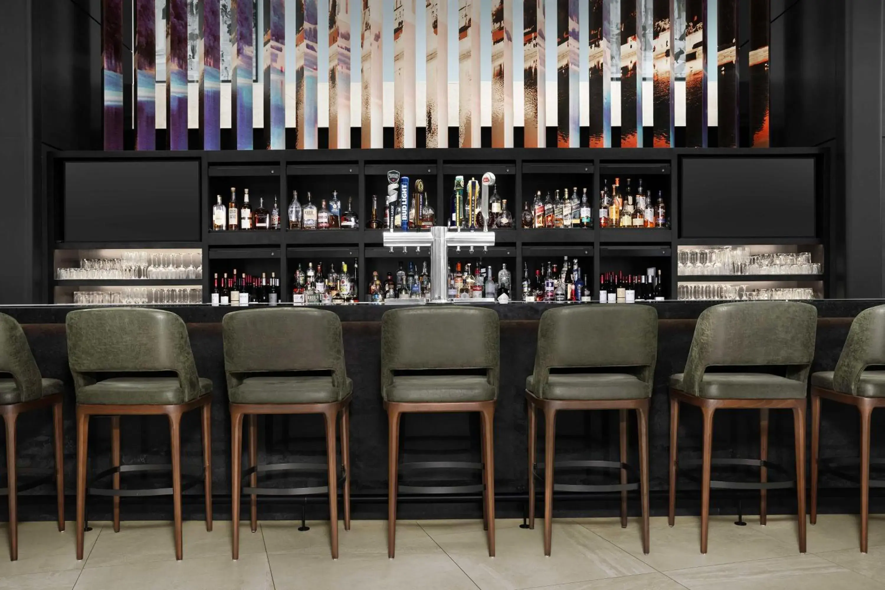 Lounge or bar in Hilton Washington DC Capitol Hill Lounge or bar in Hilton Washington DC Capitol Hill