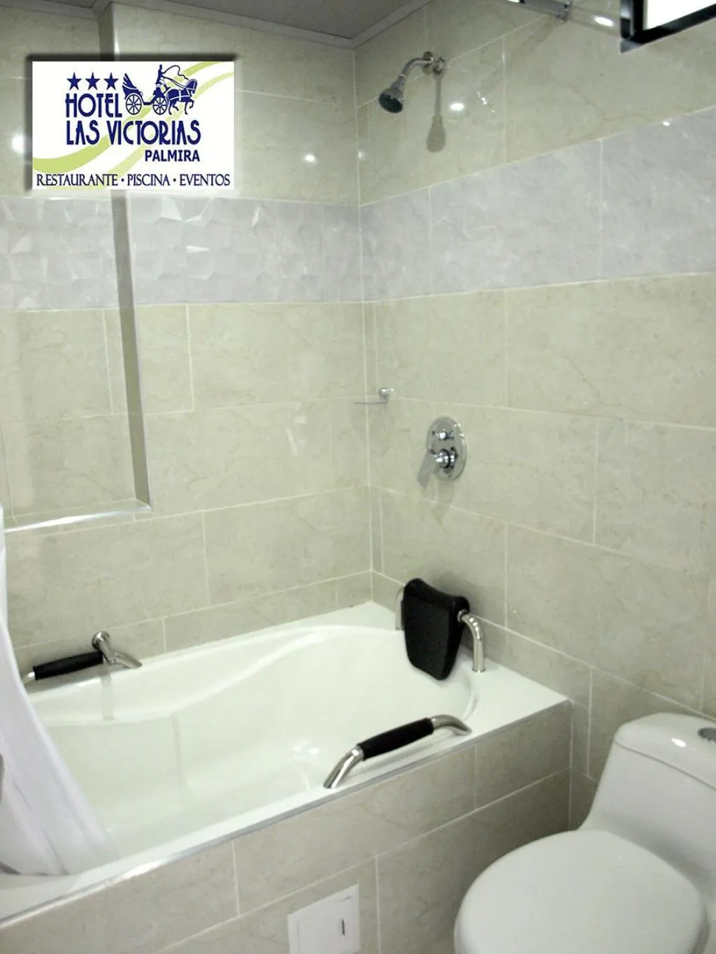 Shower in Hotel Las Victorias Palmira