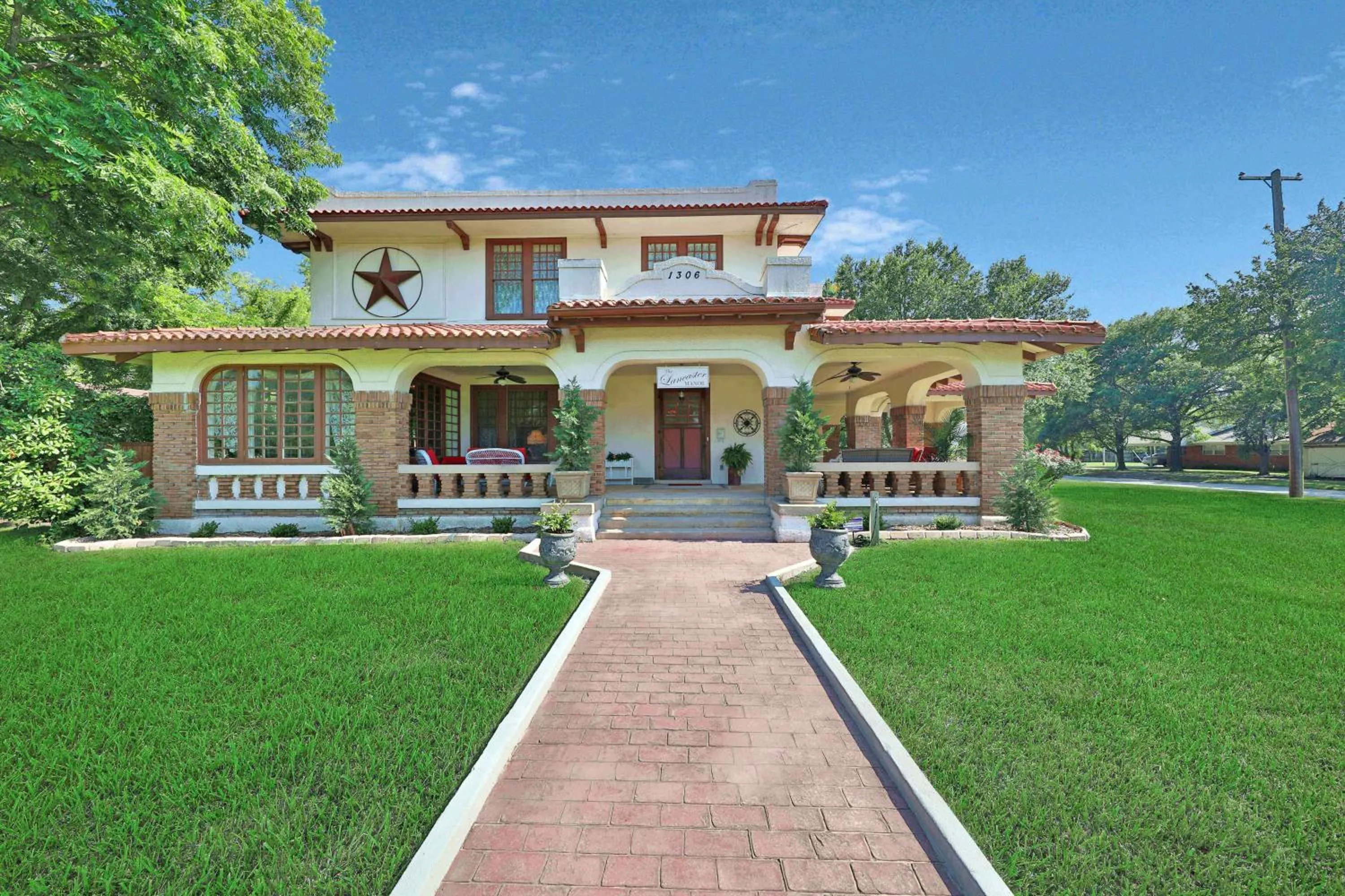 The Lancaster Manor Bed and Breakfast