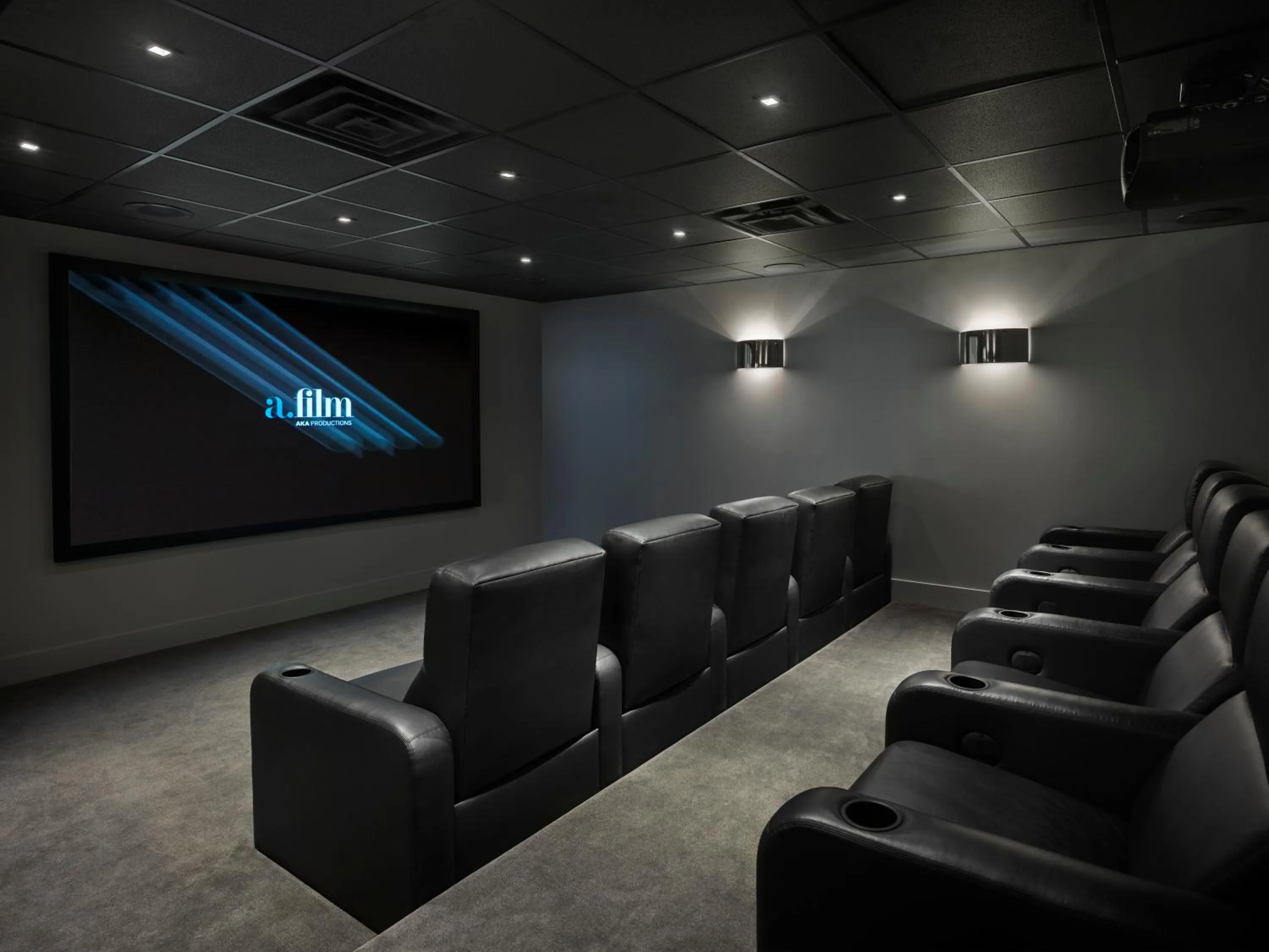 Communal lounge/ TV room in AKA White House