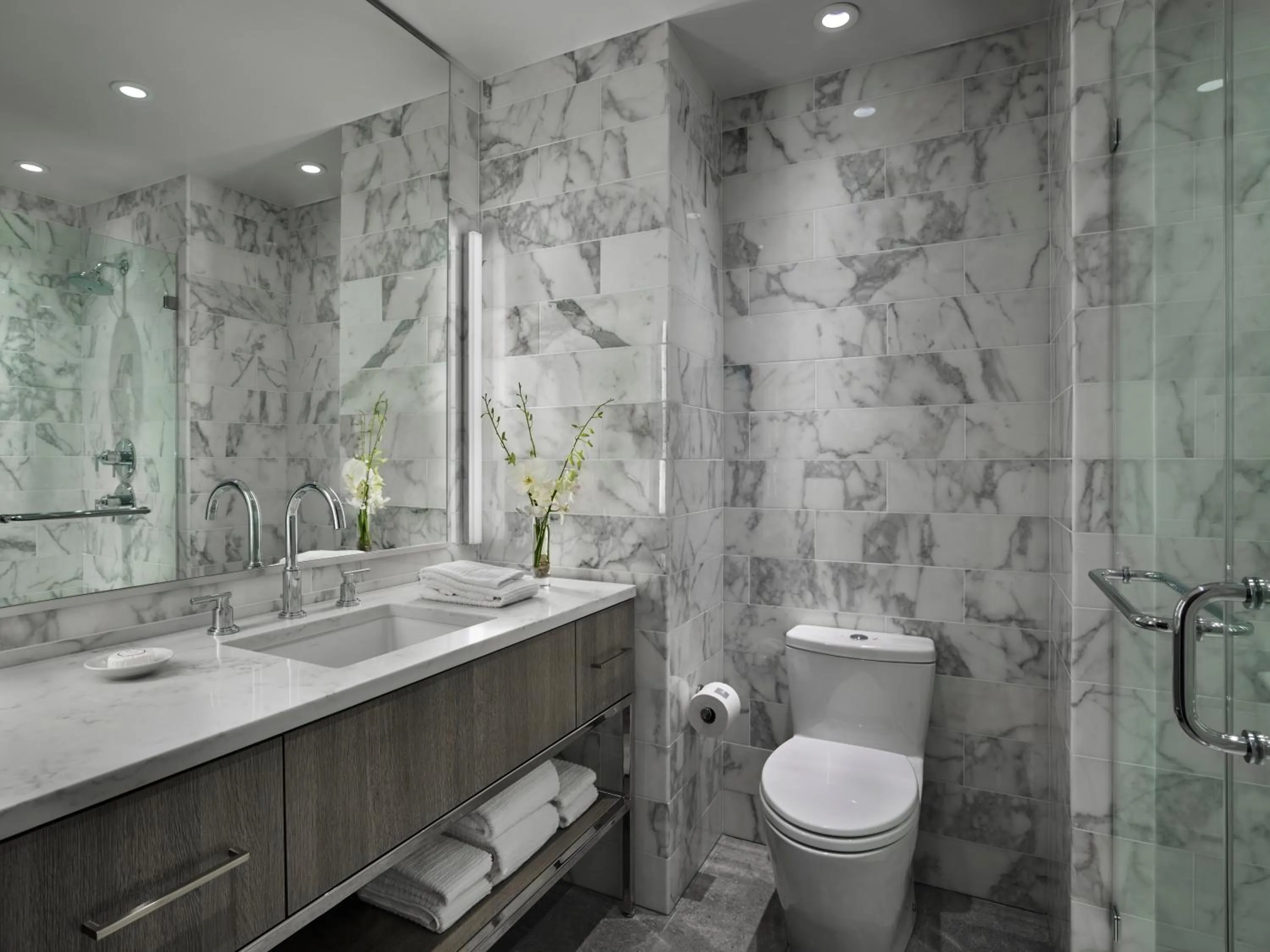 Shower in AKA White House