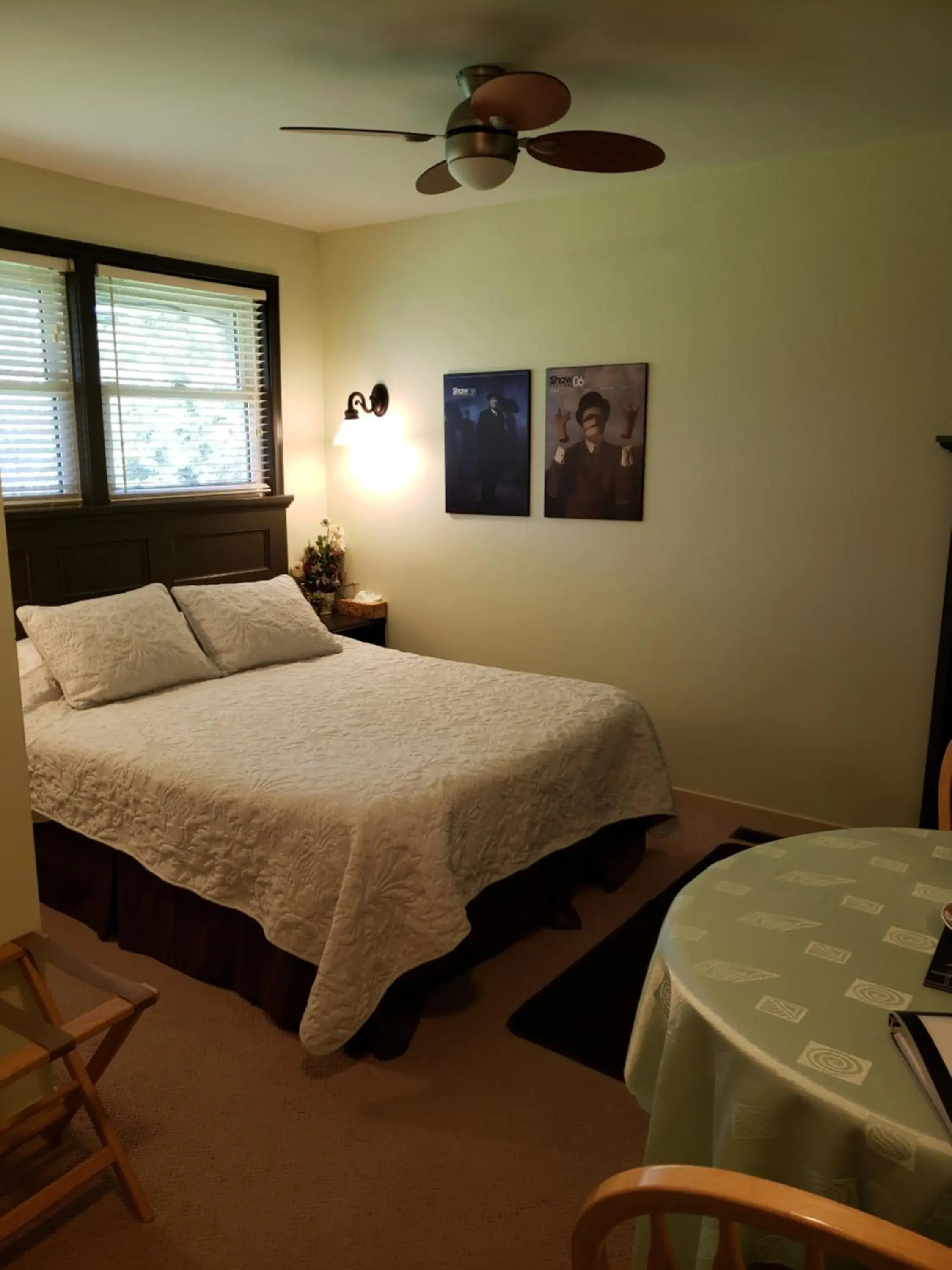 Deluxe Queen Suite in 627 on King B&B Deluxe Queen Suite in 627 on King B&B