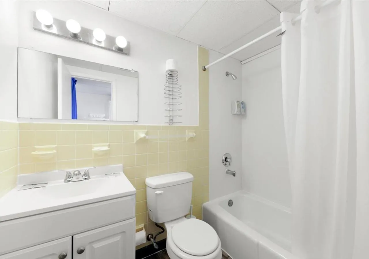 Toilet in Blue Wave Inn - Ocean City