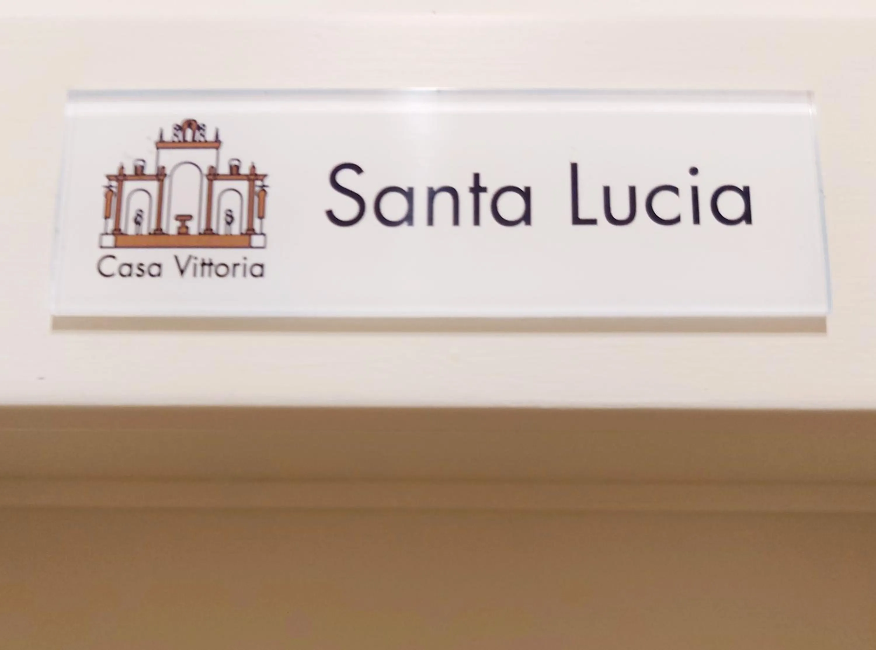 Text overlay in Casa Vittoria Napoli - Santa Lucia