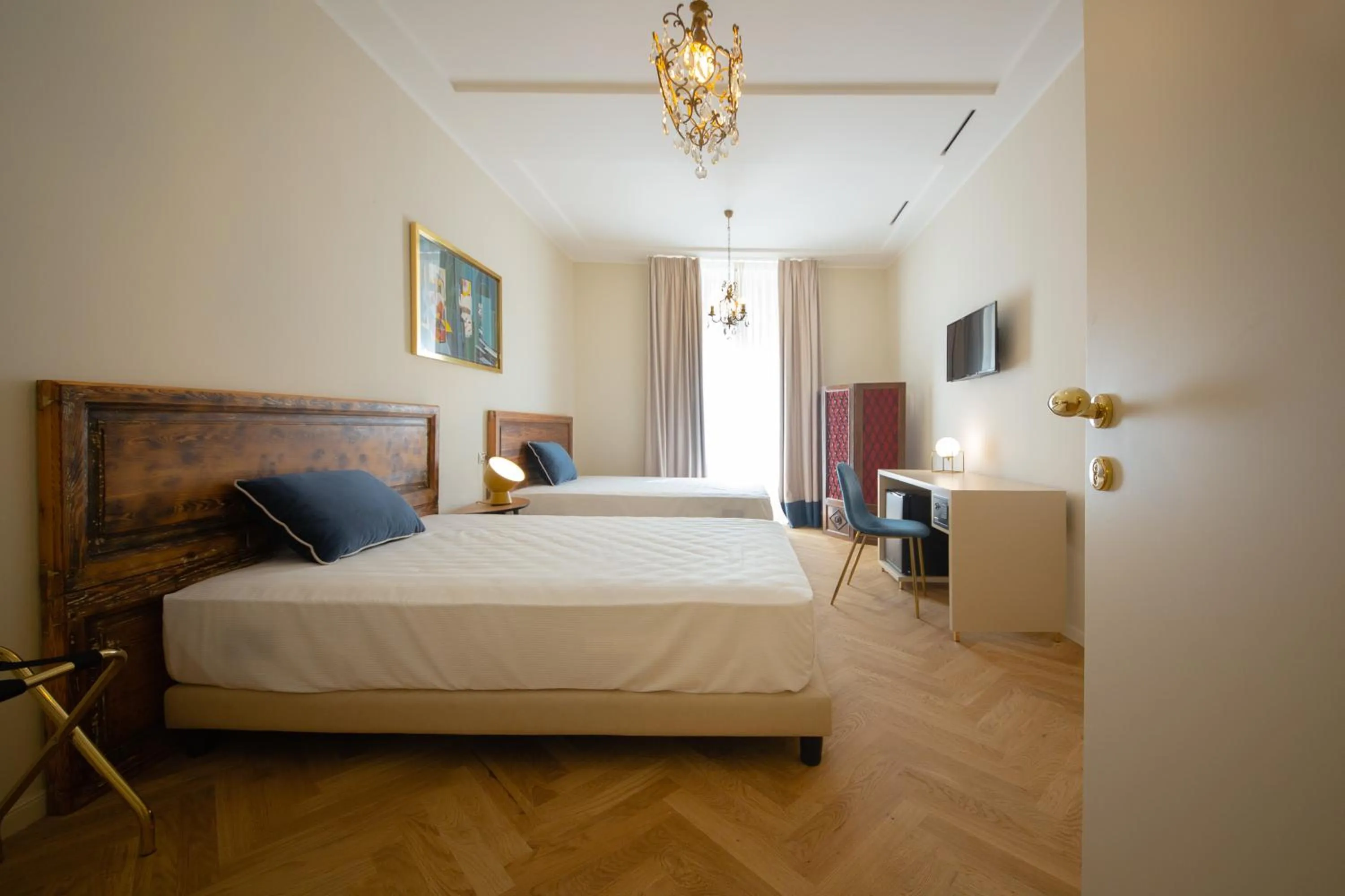 Photo of the whole room, Bed in Casa Vittoria Napoli - Santa Lucia