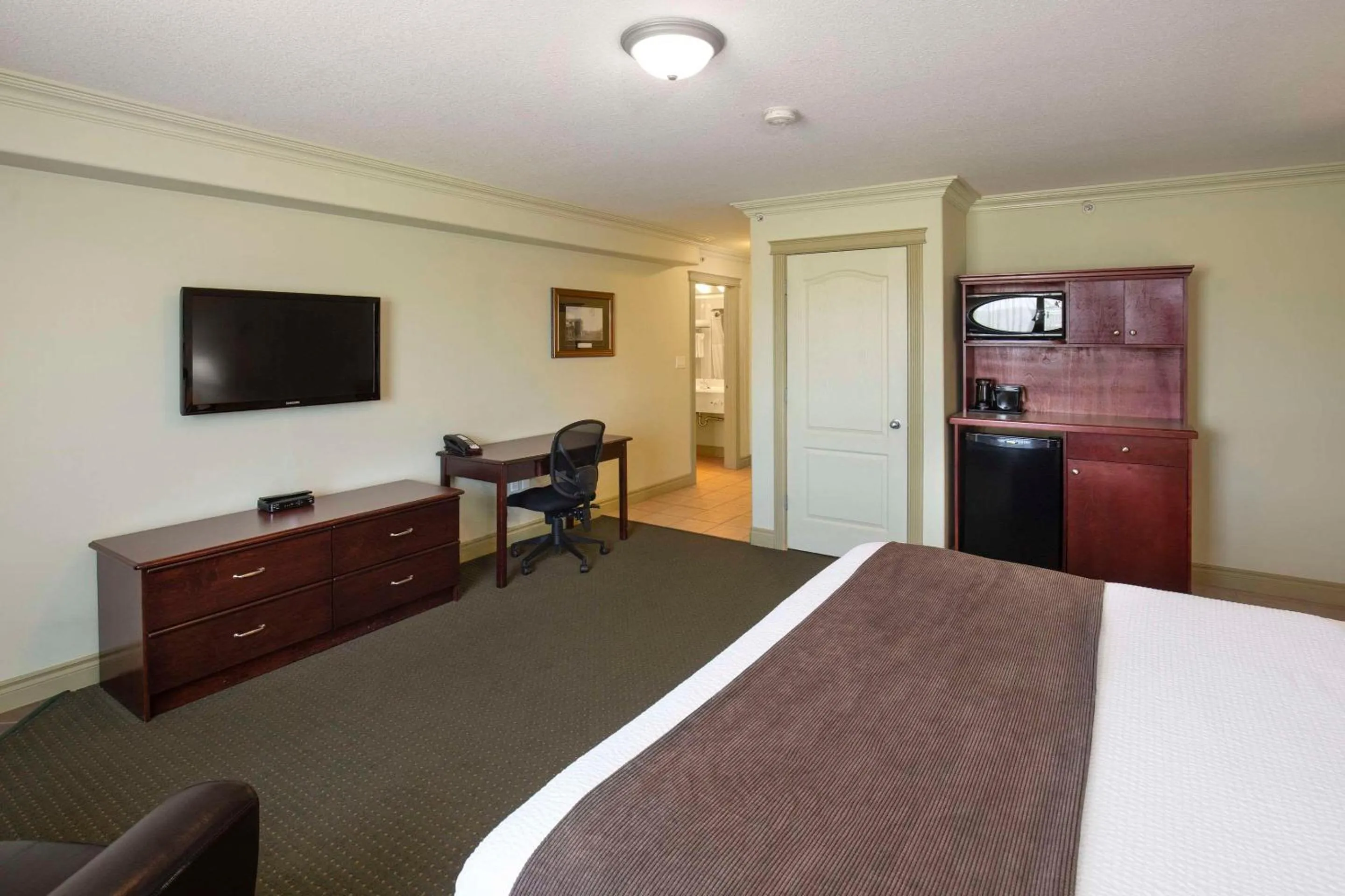 Bedroom, Bed in Quality Inn & Suites