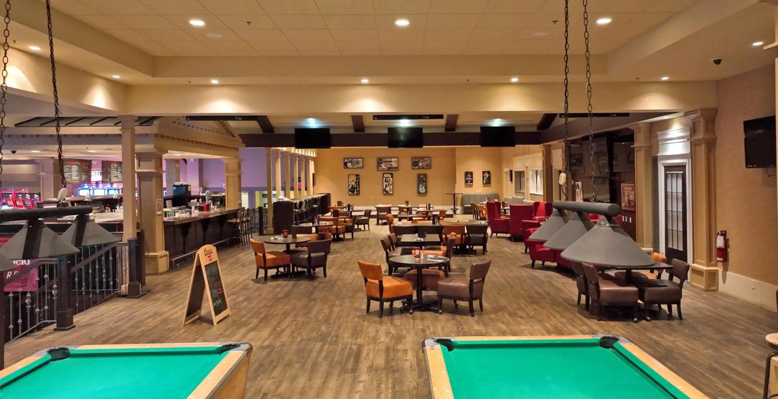 Lounge or bar in Camrose Resort Hotel