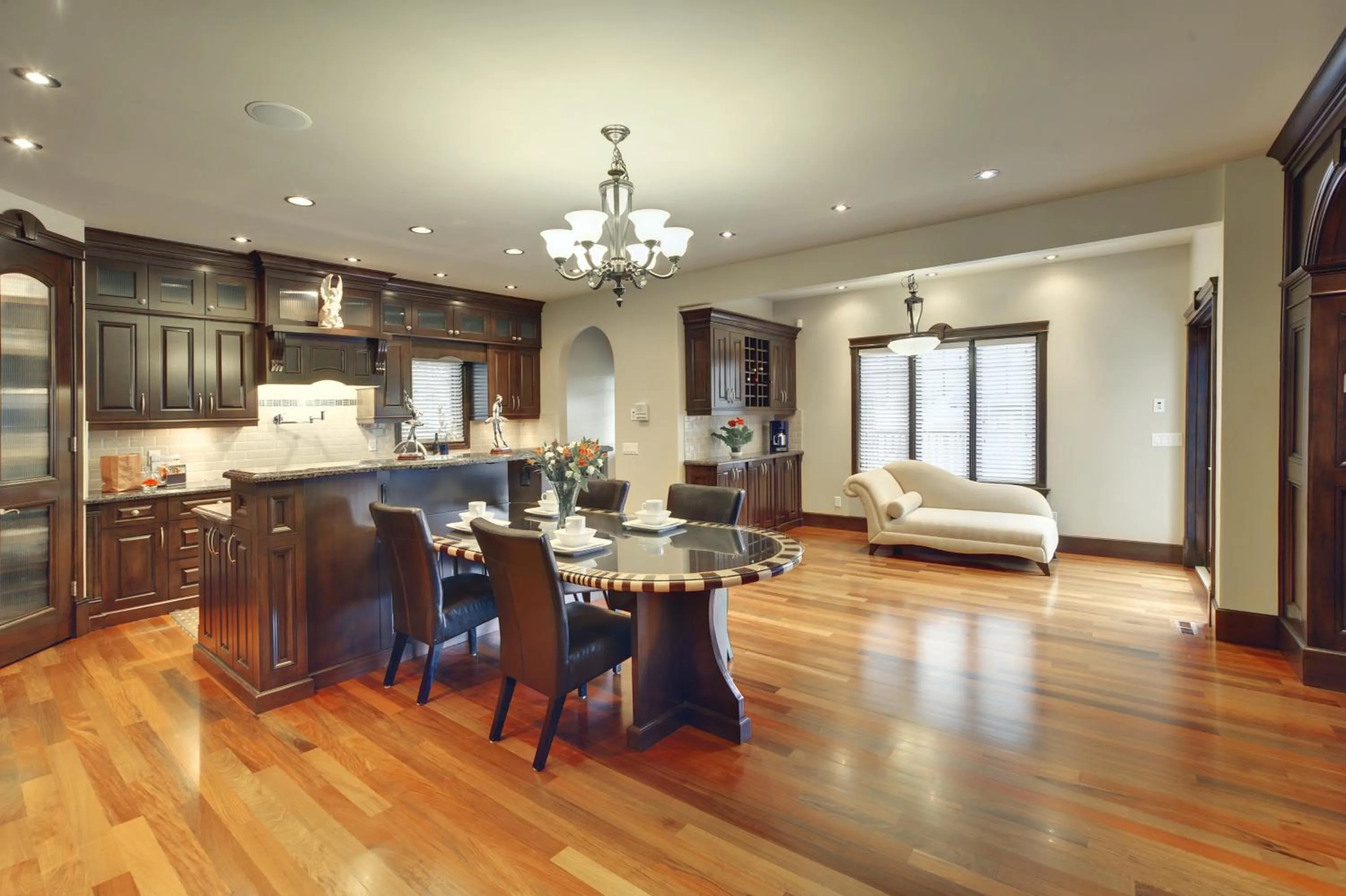 Living room in Westmount River Inn