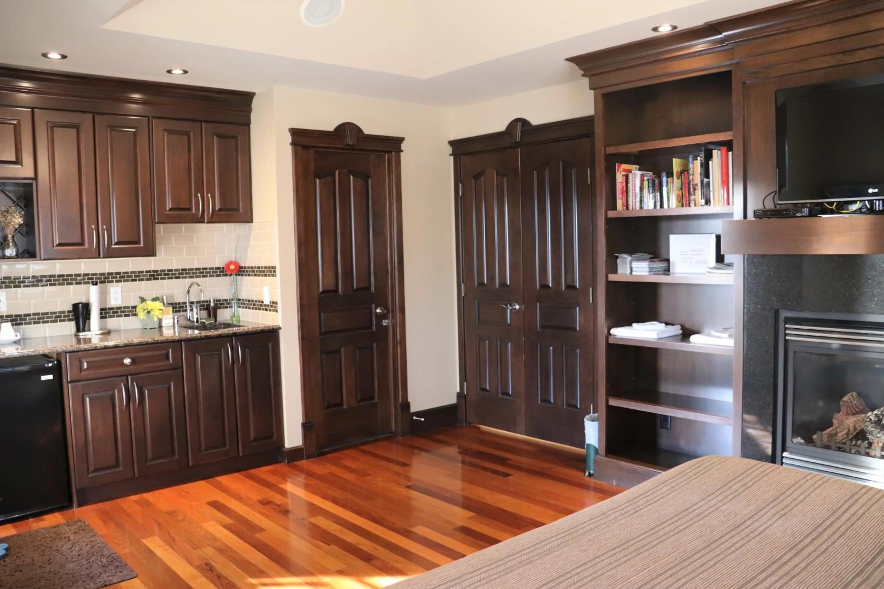 Bed in Westmount River Inn