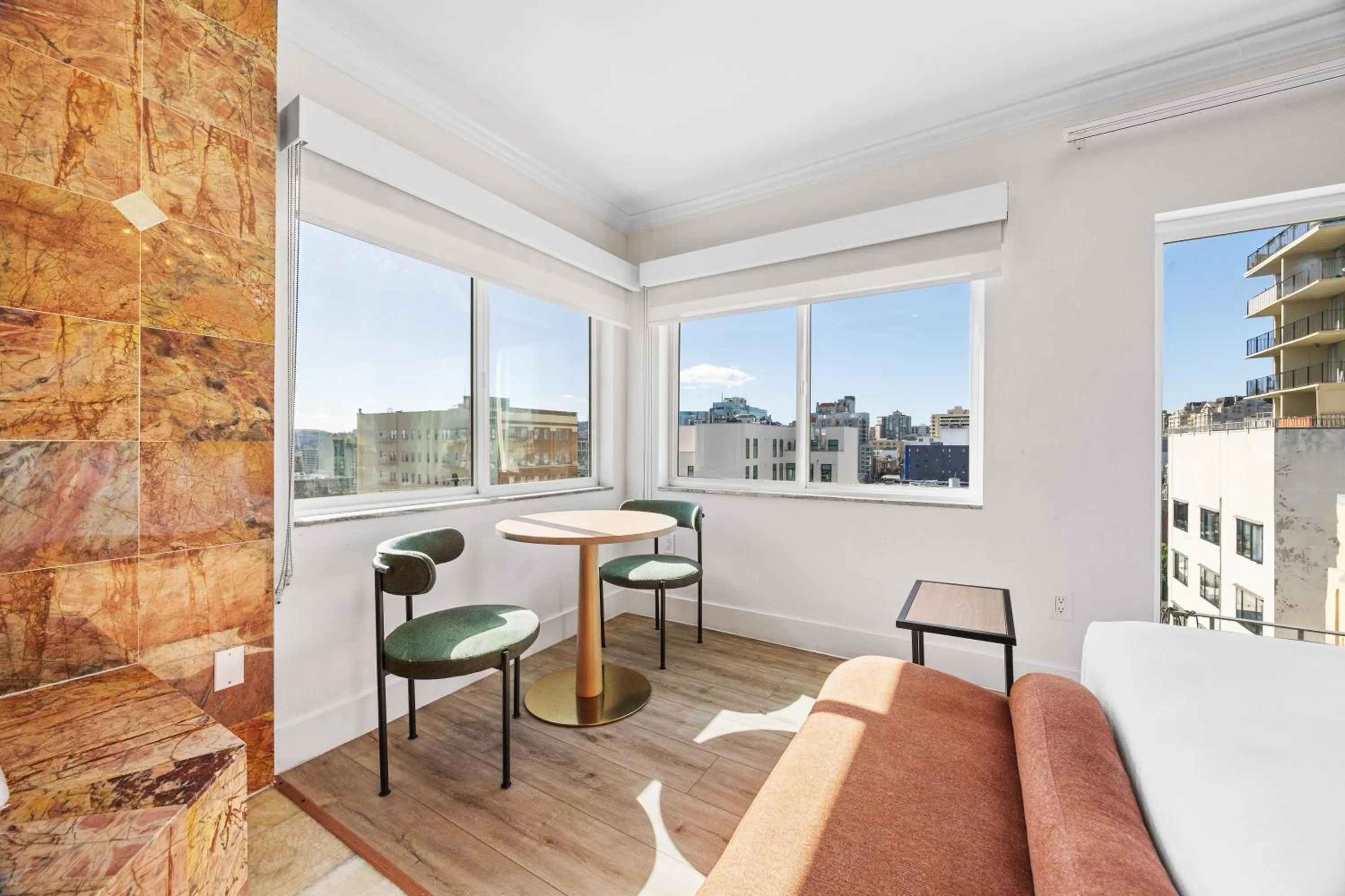 Seating area in Nob Hill Hotel