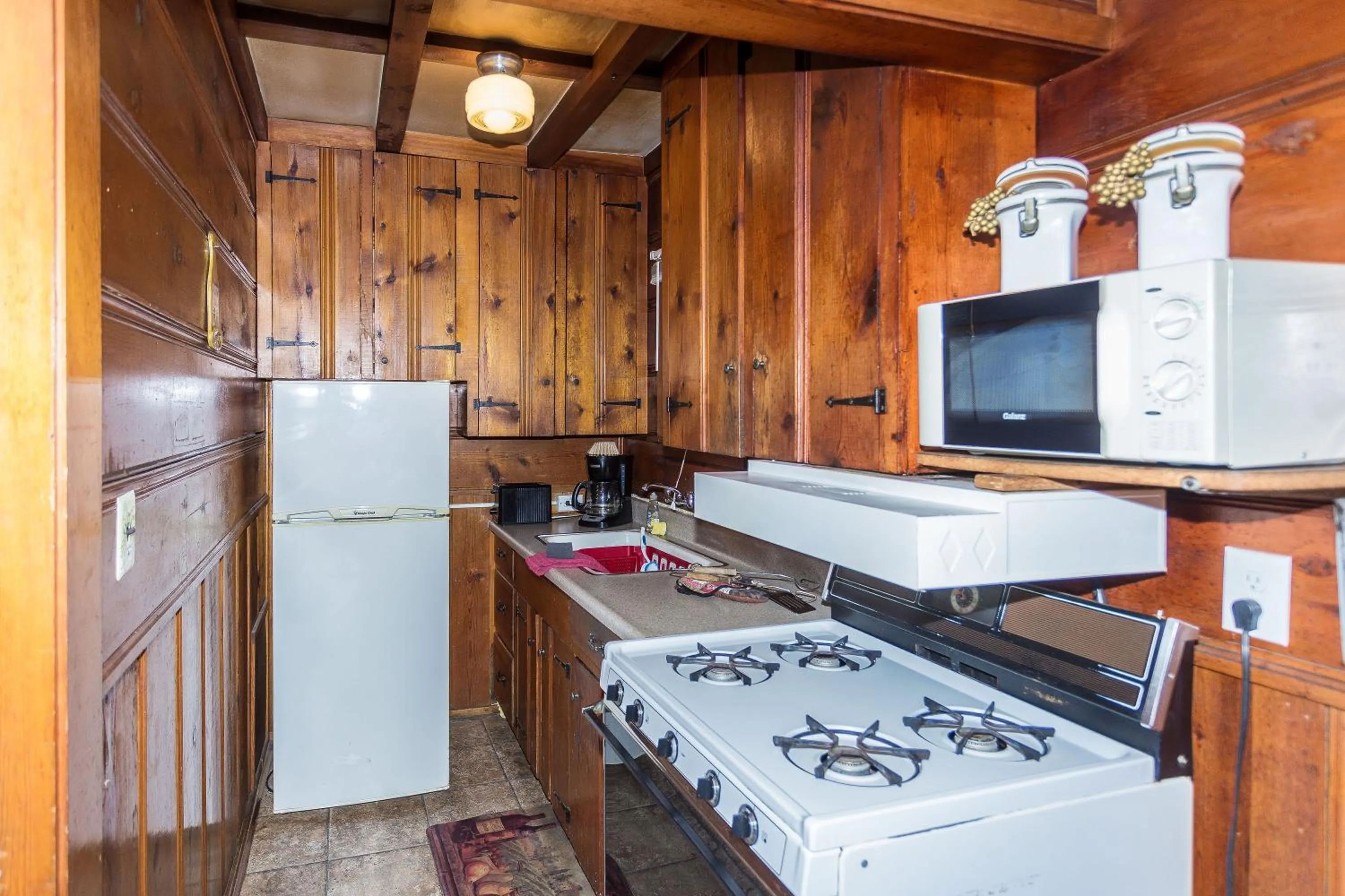 Kitchen or kitchenette in Apple Creek Cottages