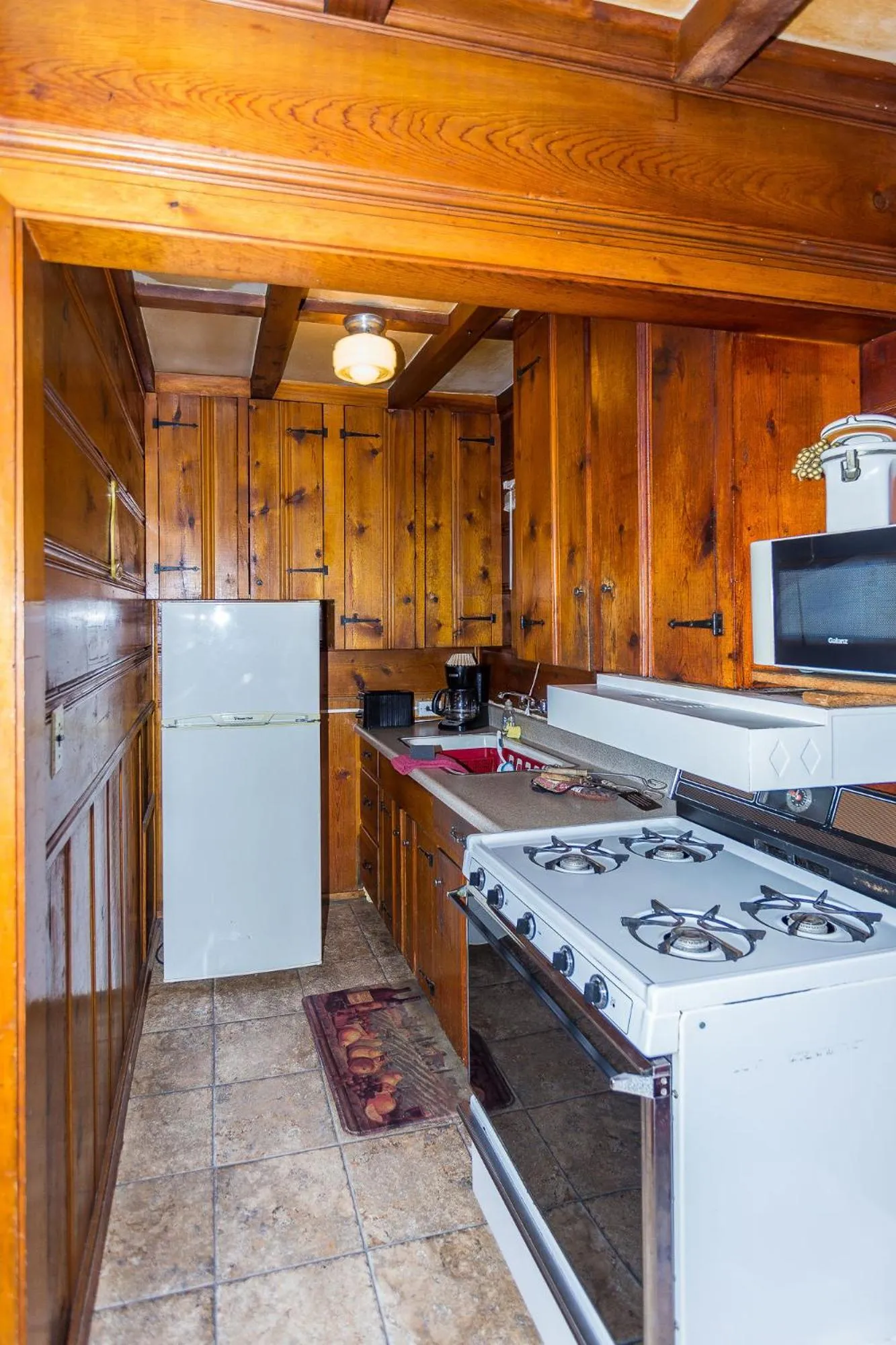 Kitchen or kitchenette in Apple Creek Cottages