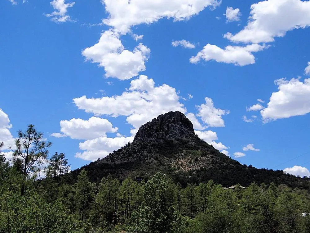 Hiking in Apple Creek Cottages
